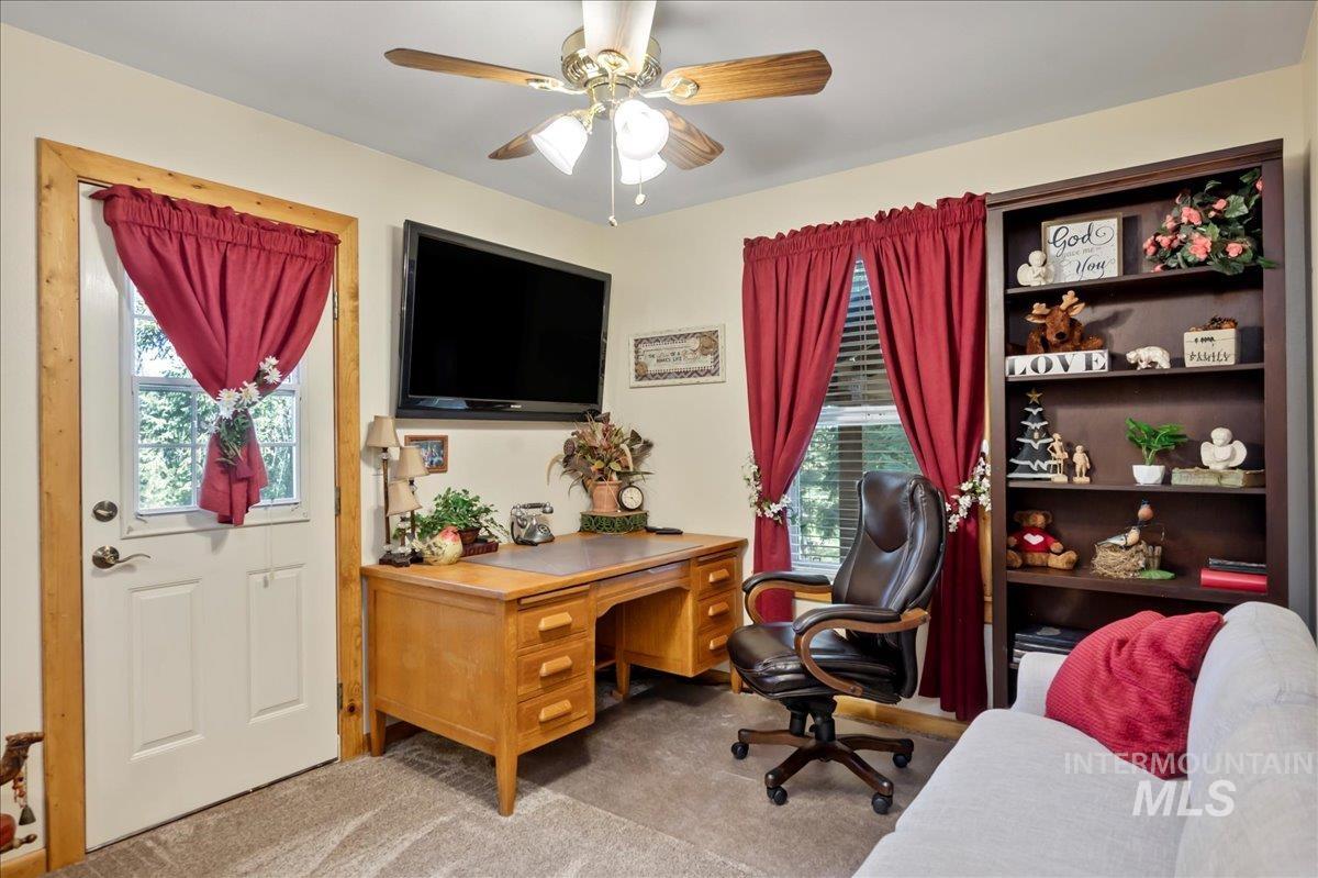 21 Pioneer Dr