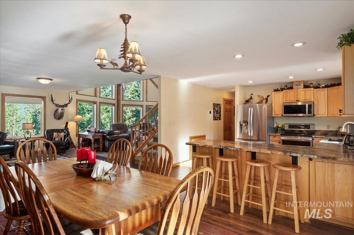 21 Pioneer Dr