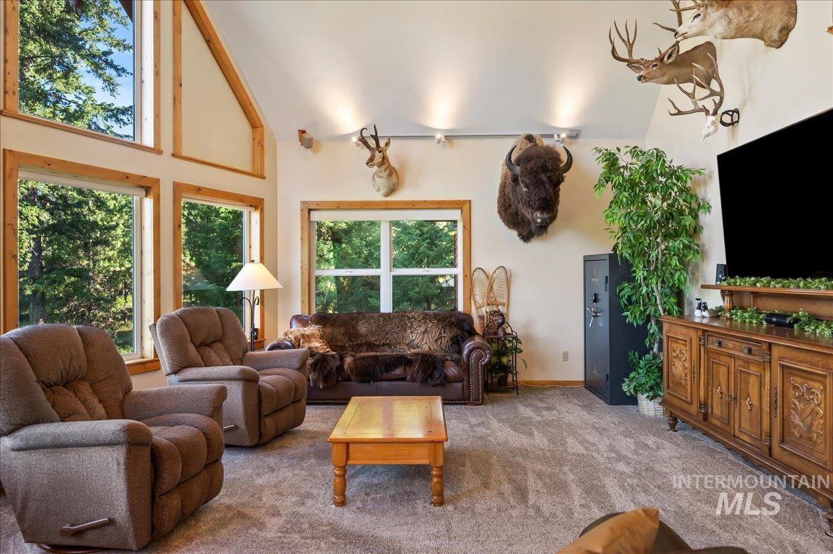21 Pioneer Dr