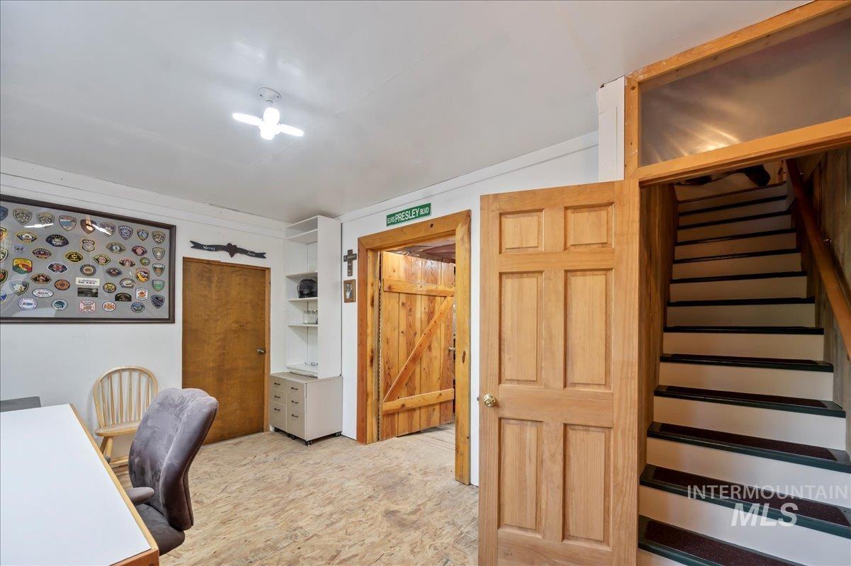 21 Pioneer Dr