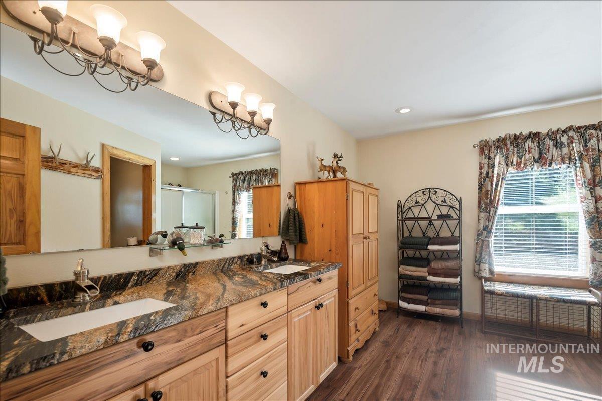 21 Pioneer Dr