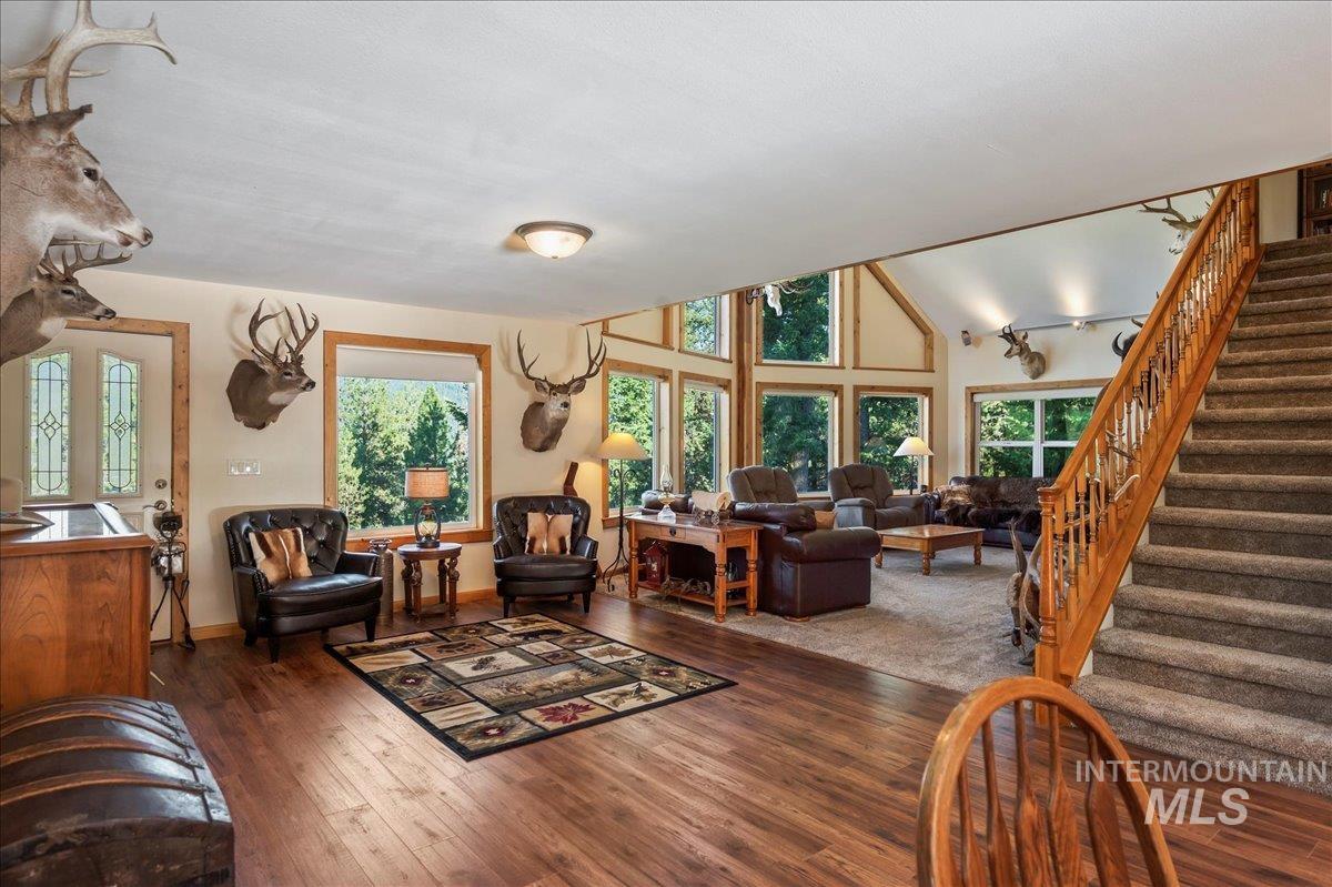 21 Pioneer Dr