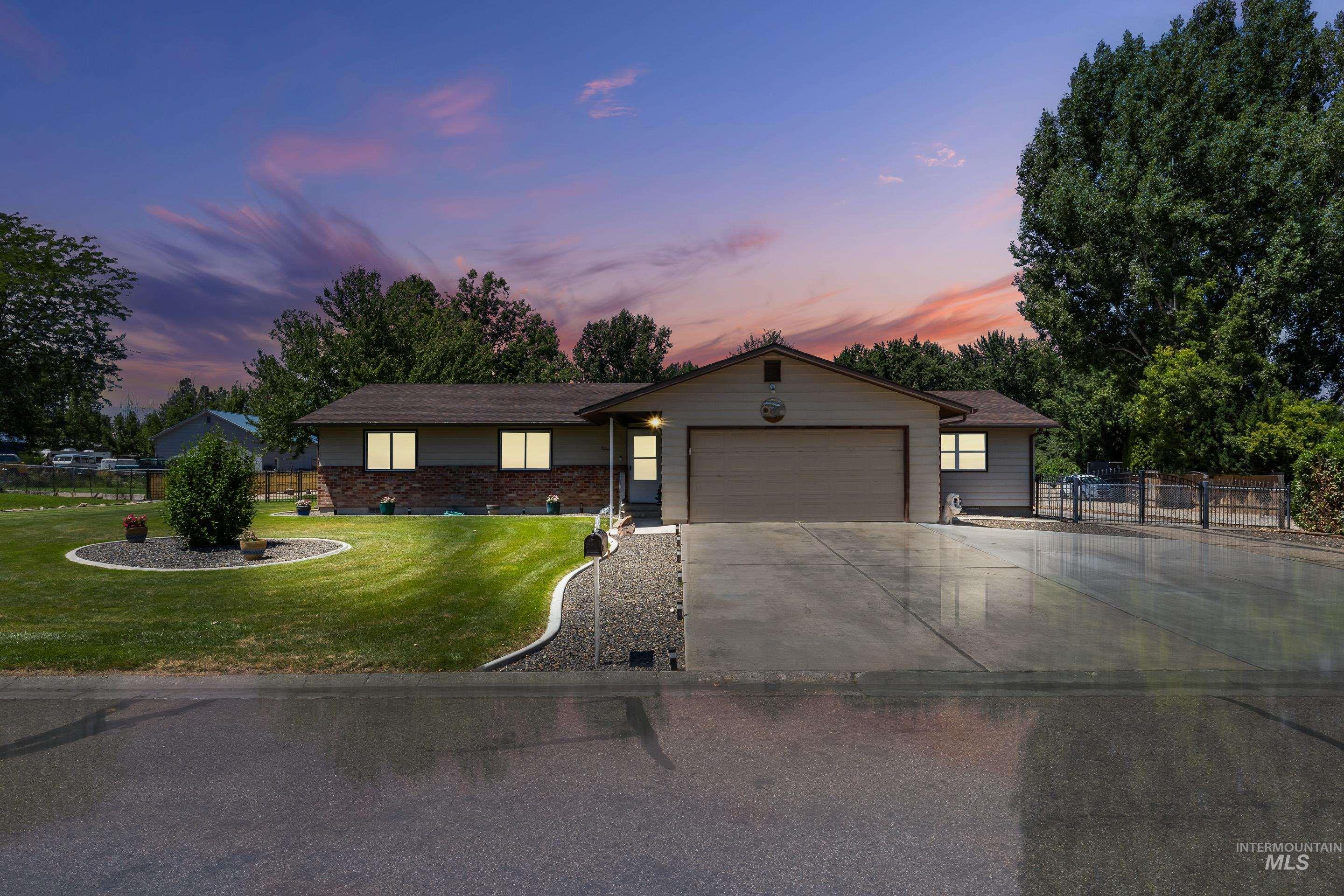 5245 S Fruithill Pl.