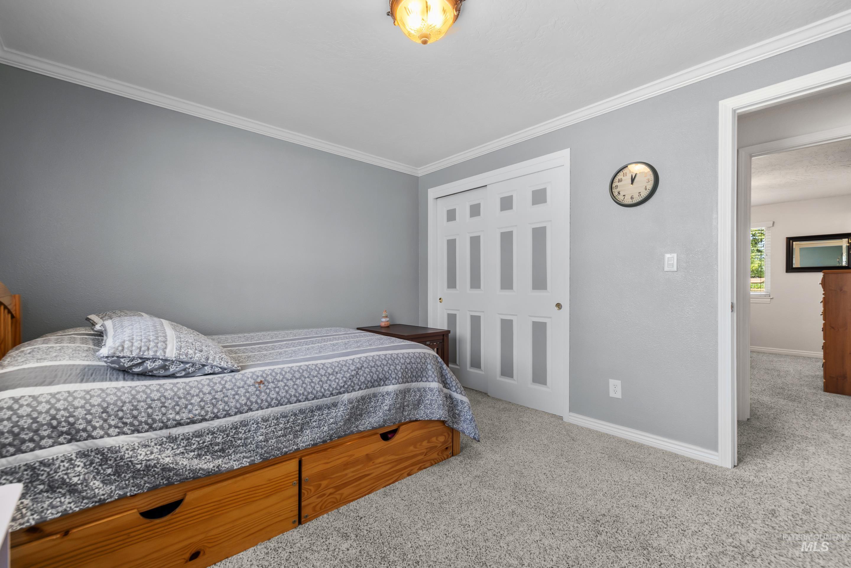 5245 S Fruithill Pl.