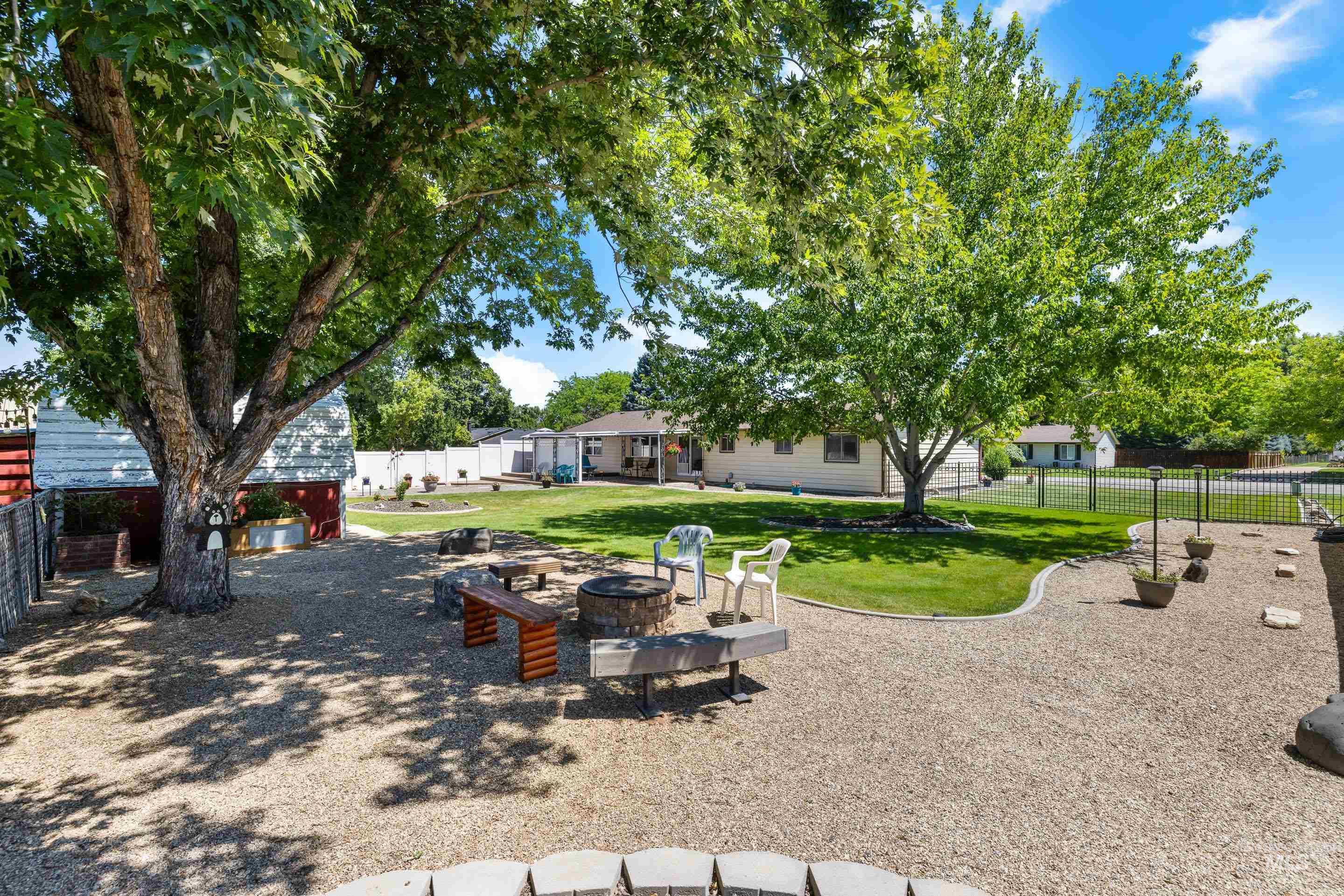 5245 S Fruithill Pl.