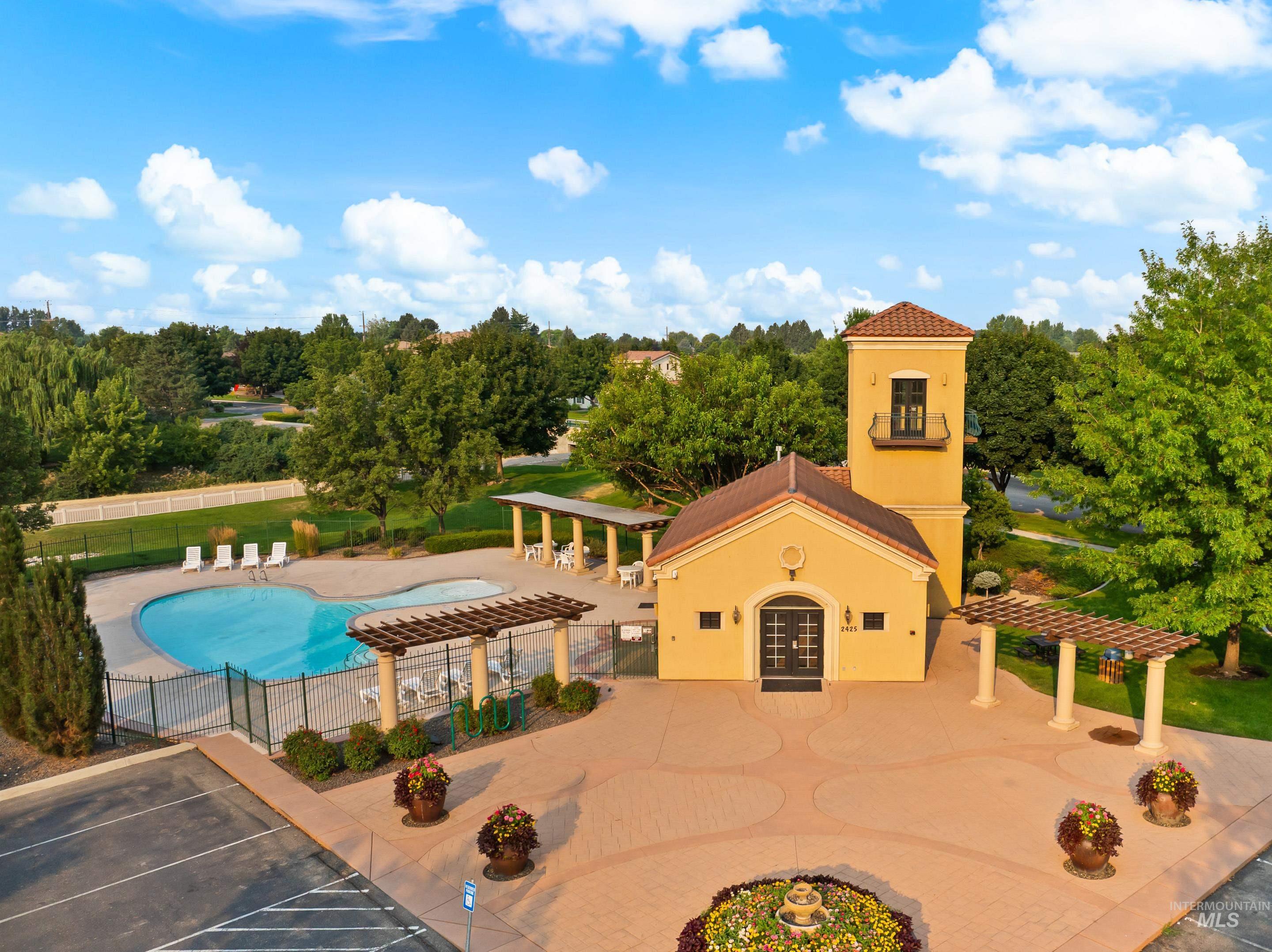 2246 W Los Flores Drive