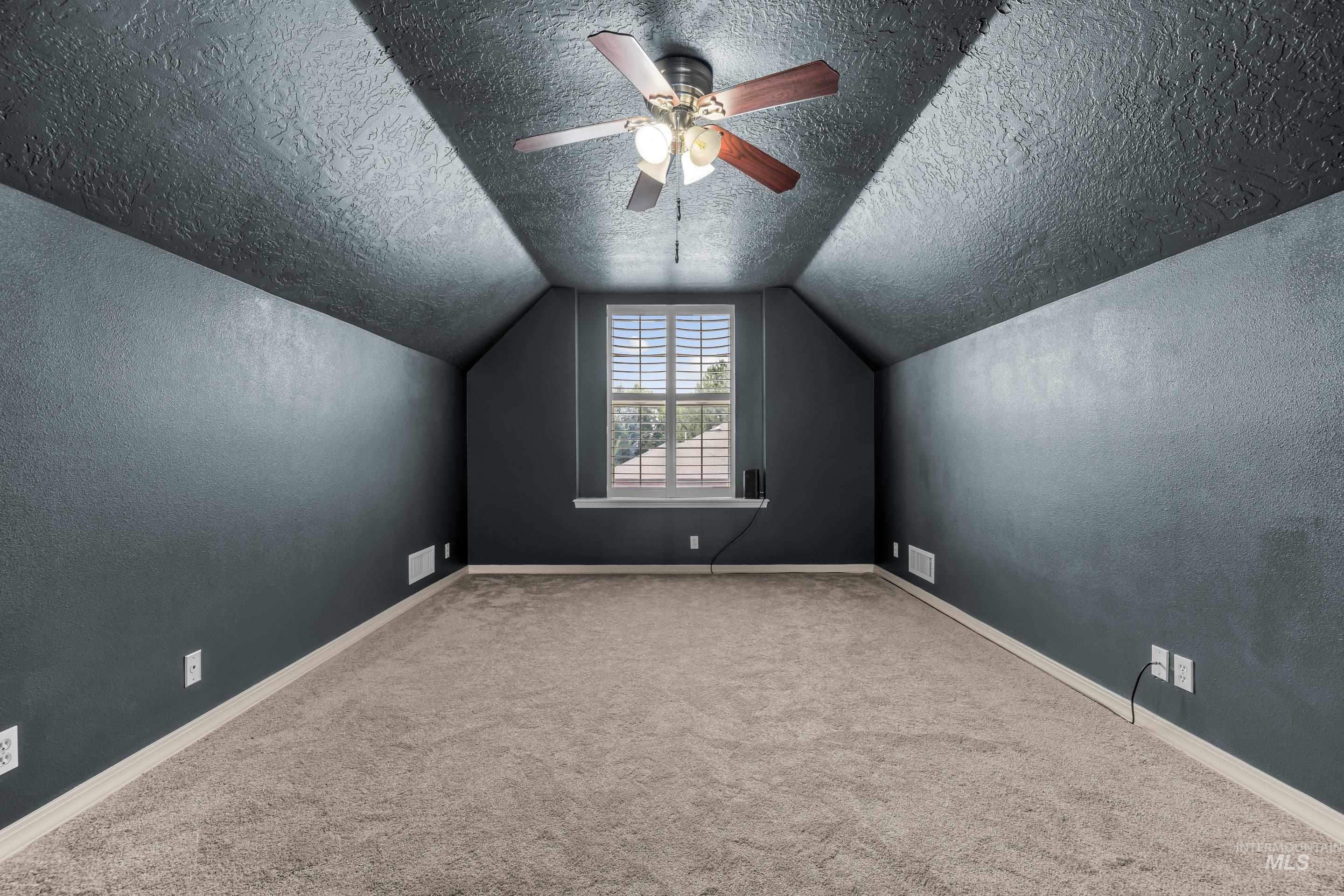 2246 W Los Flores Drive