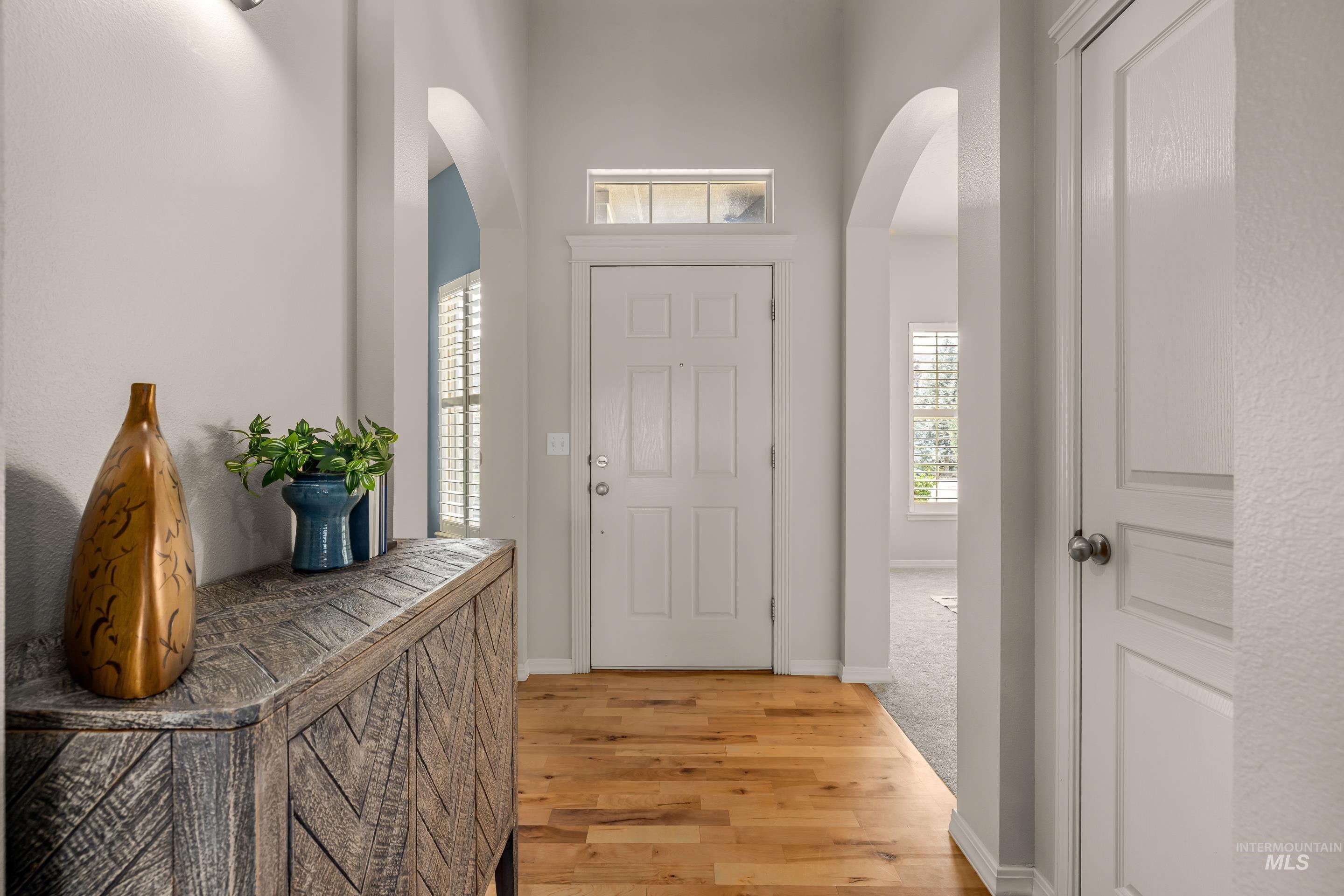 2246 W Los Flores Drive