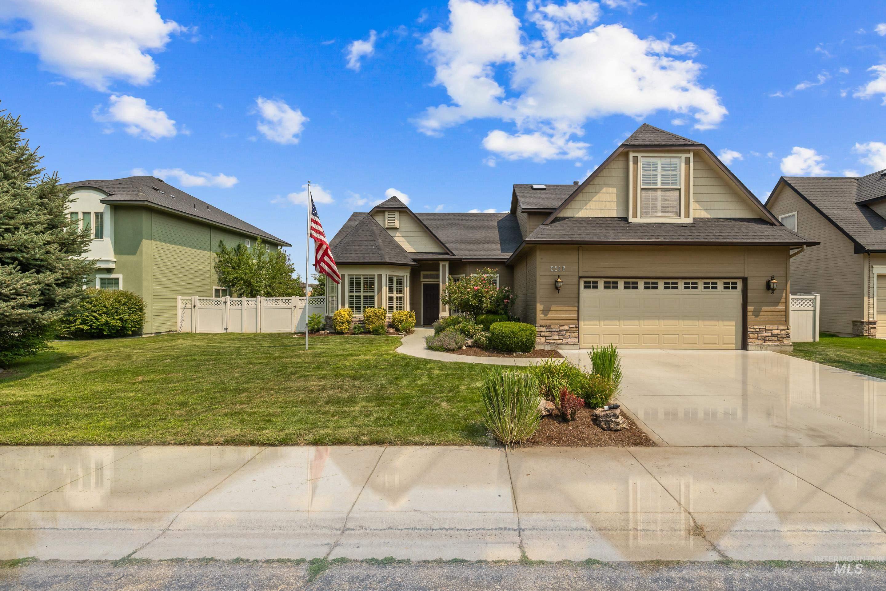 2246 W Los Flores Drive