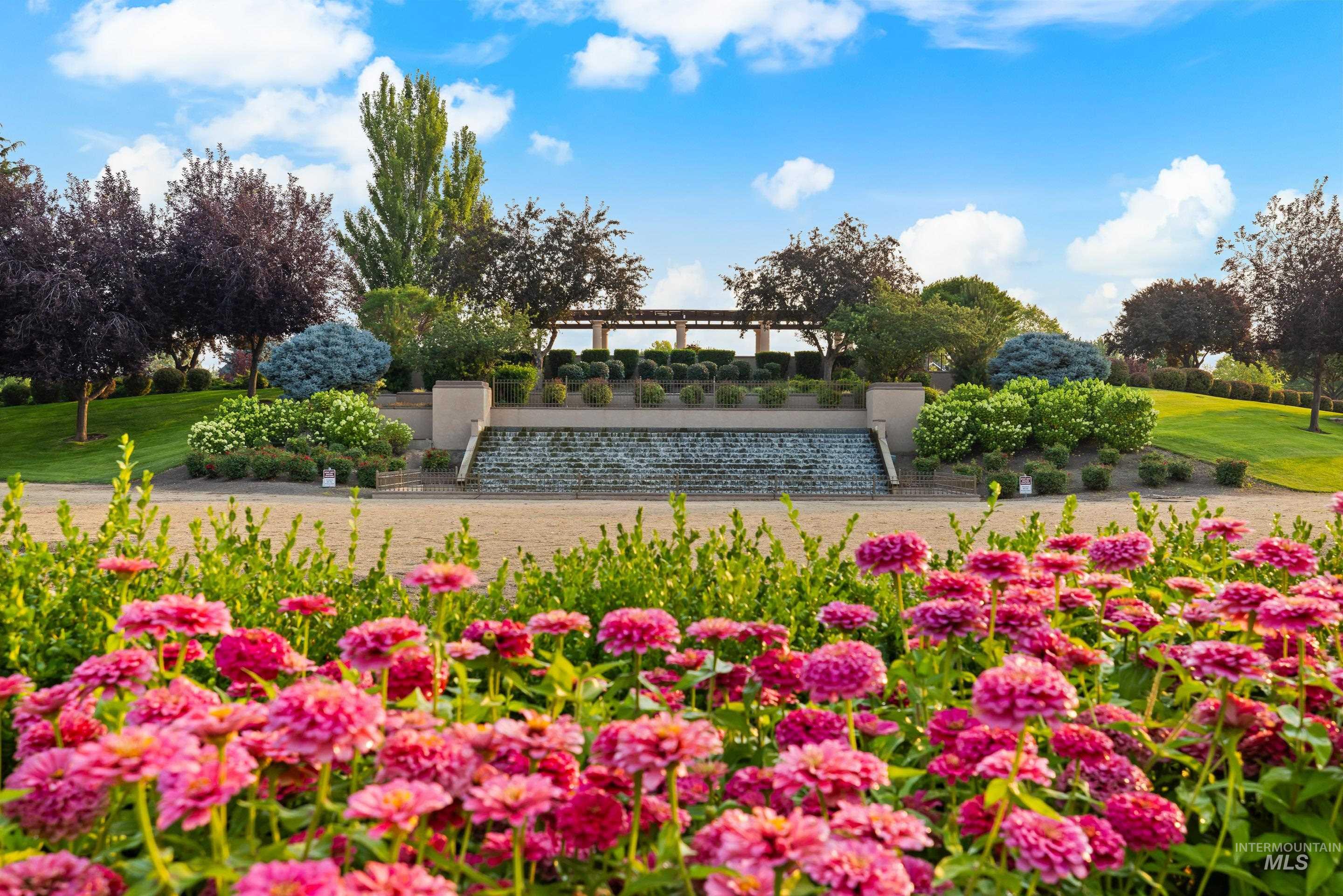 2246 W Los Flores Drive