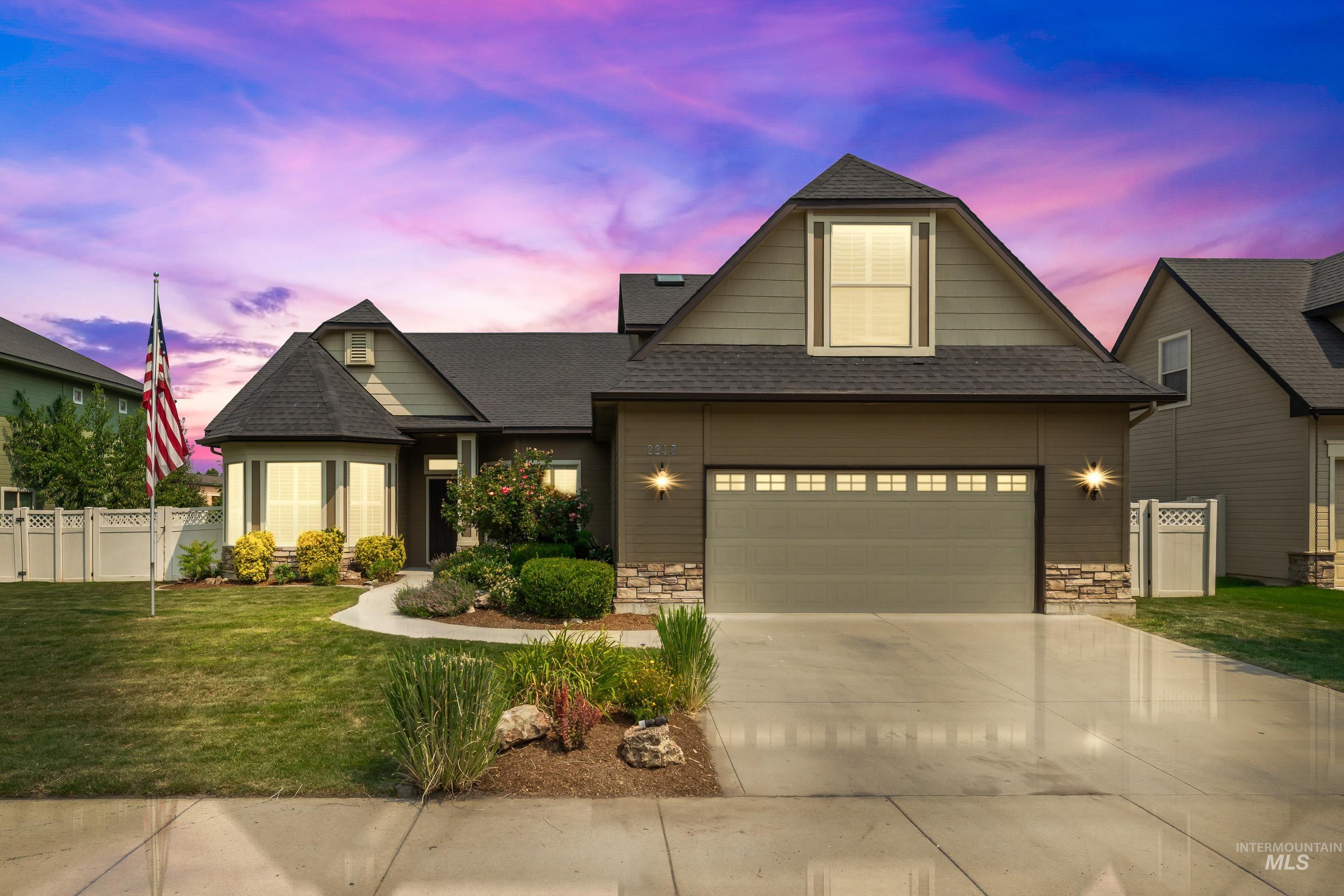 2246 W Los Flores Drive
