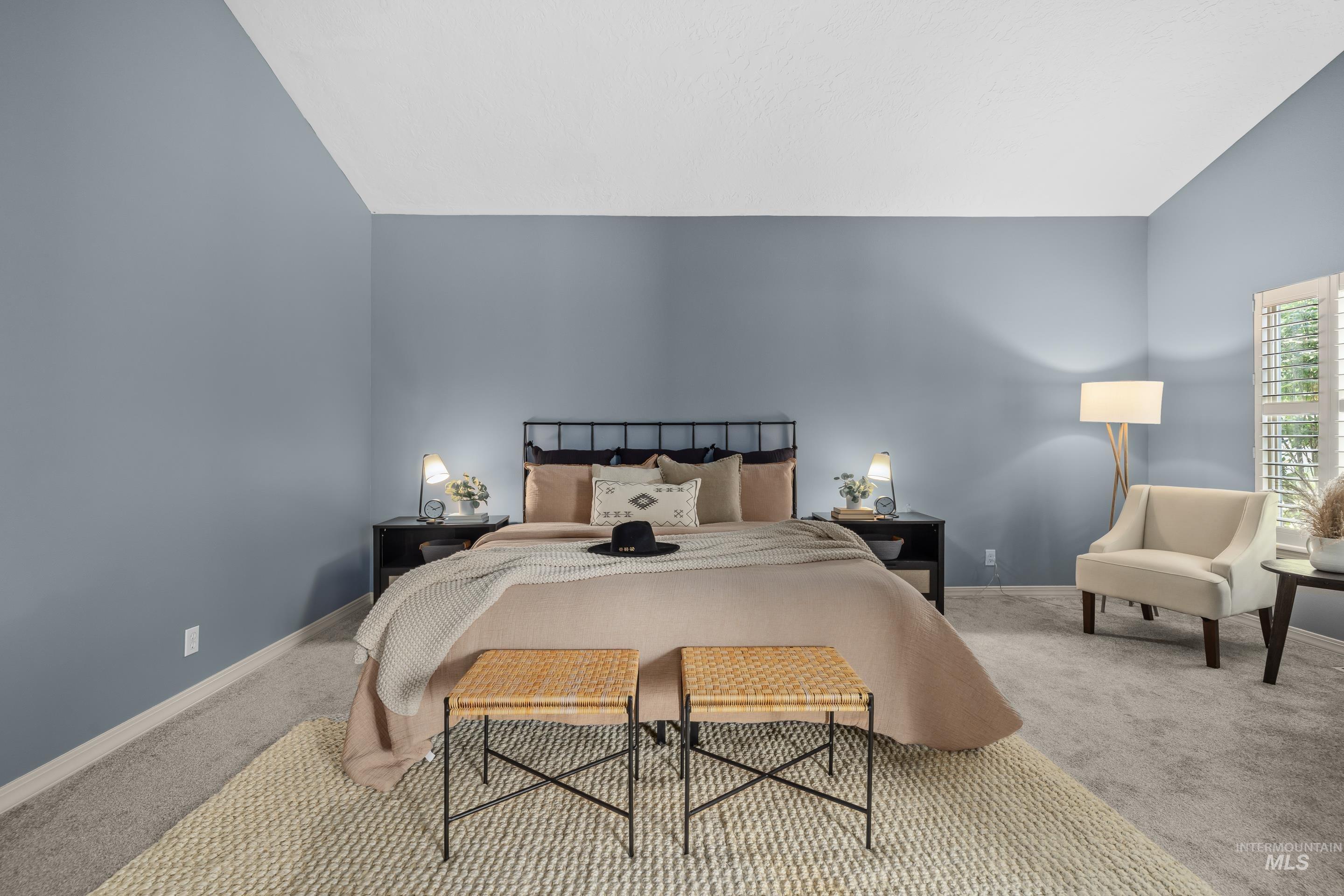 2246 W Los Flores Drive