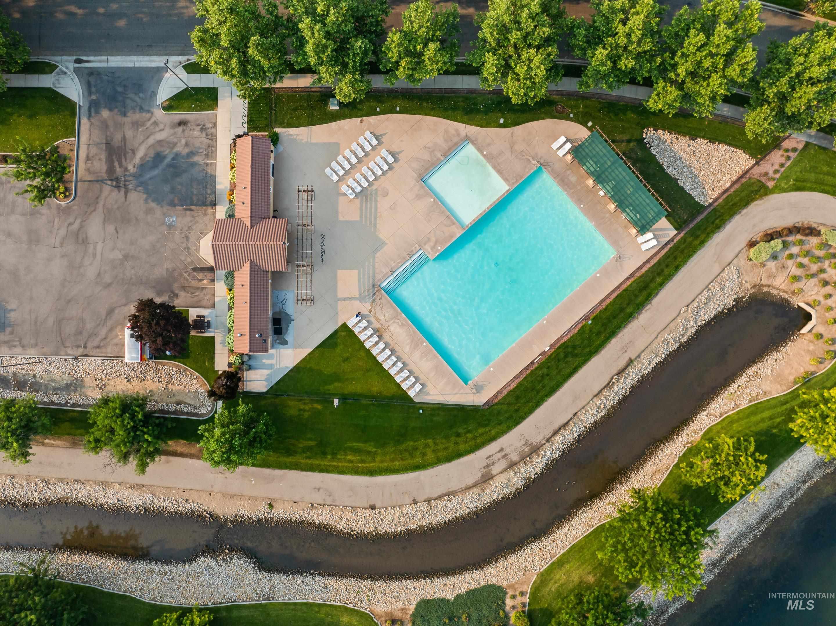 2246 W Los Flores Drive