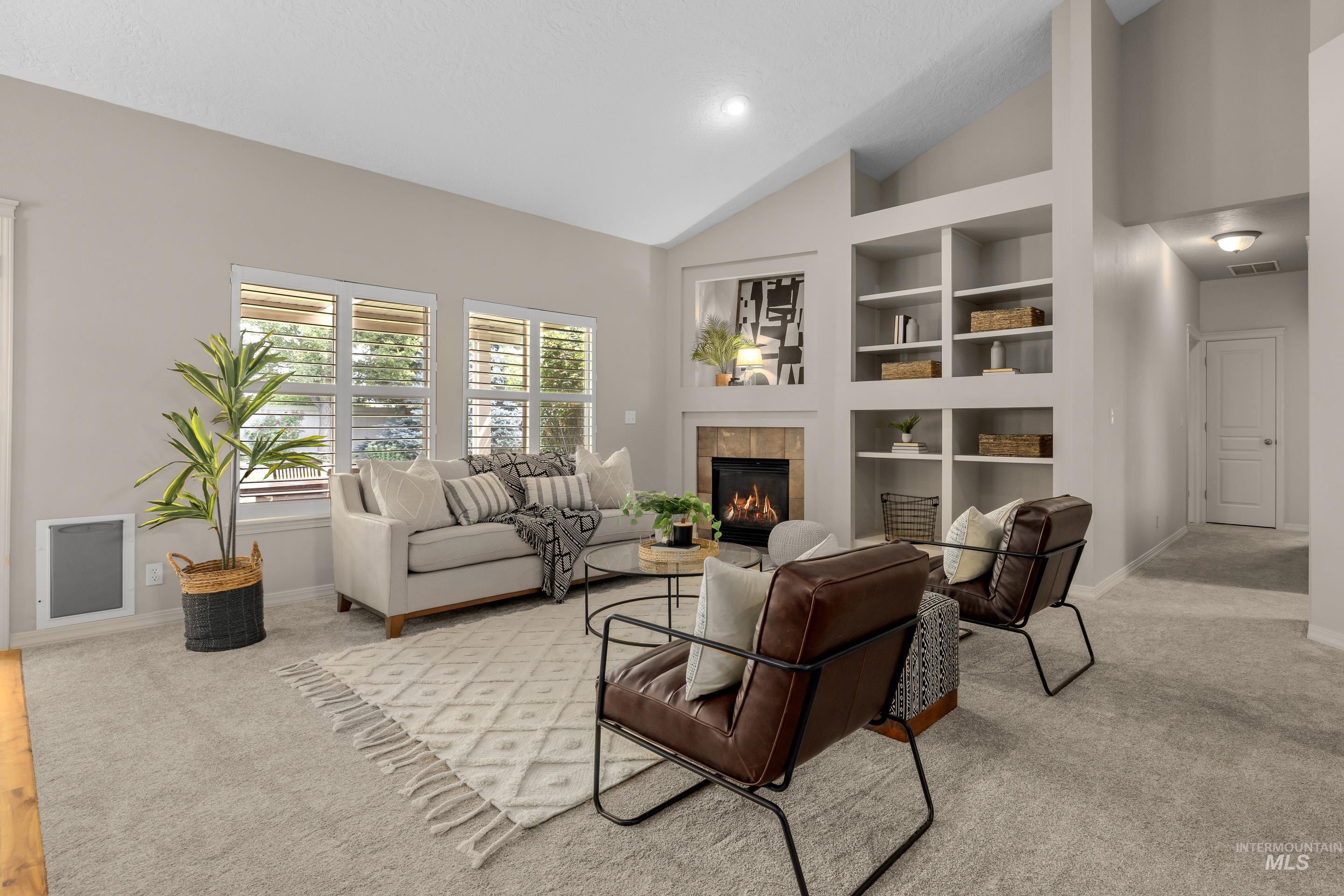 2246 W Los Flores Drive