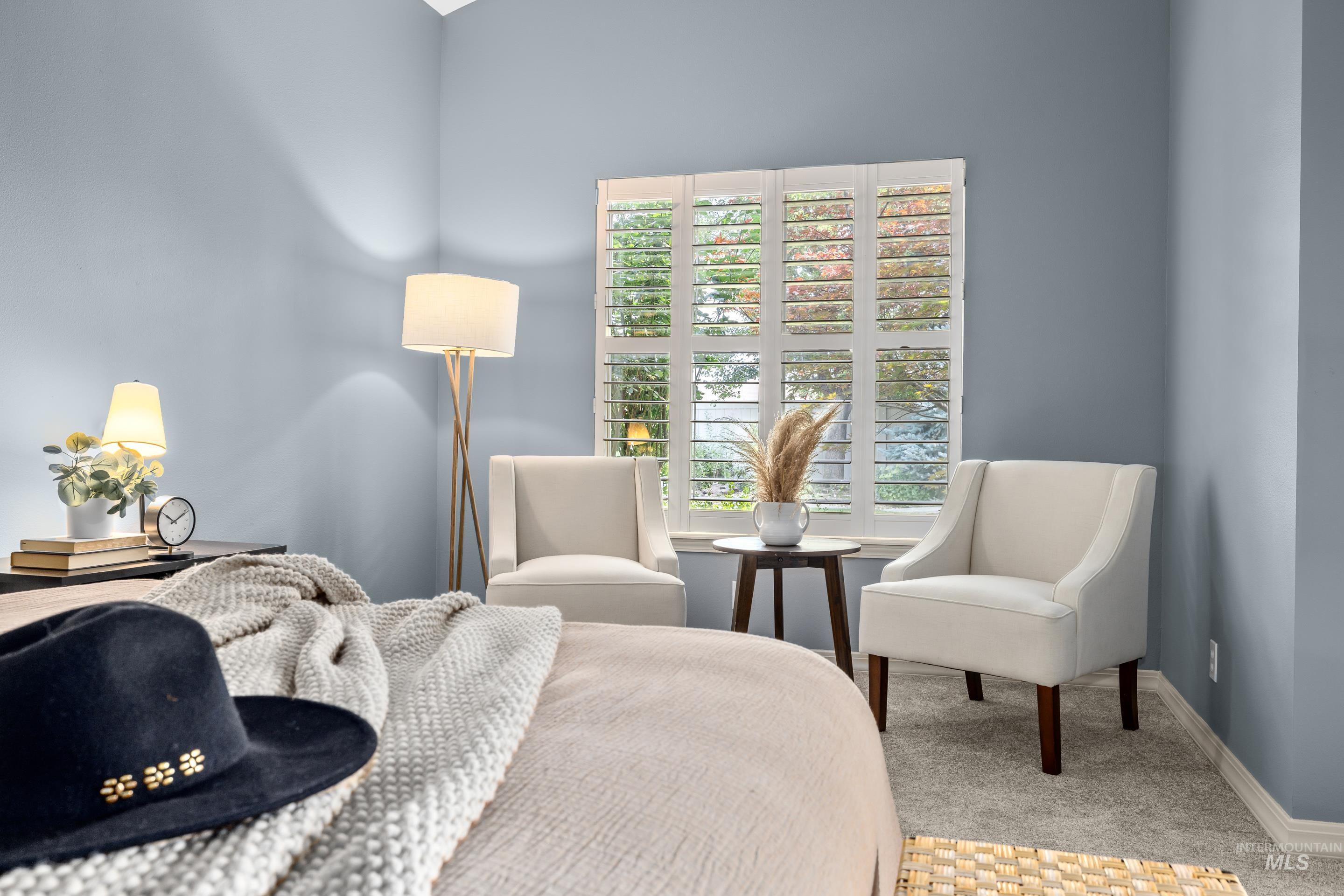 2246 W Los Flores Drive