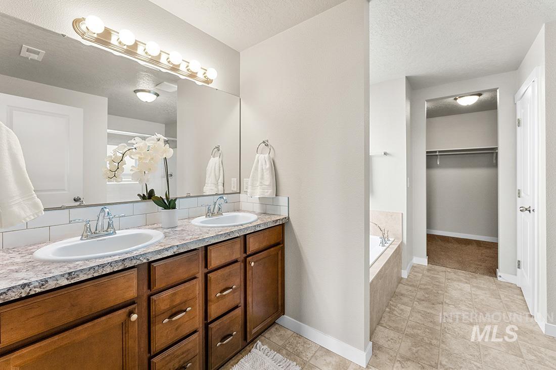 17019 N Thomas Paine Way