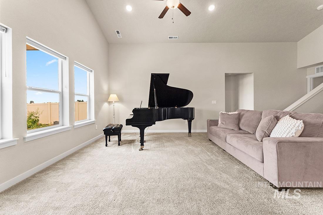 17019 N Thomas Paine Way