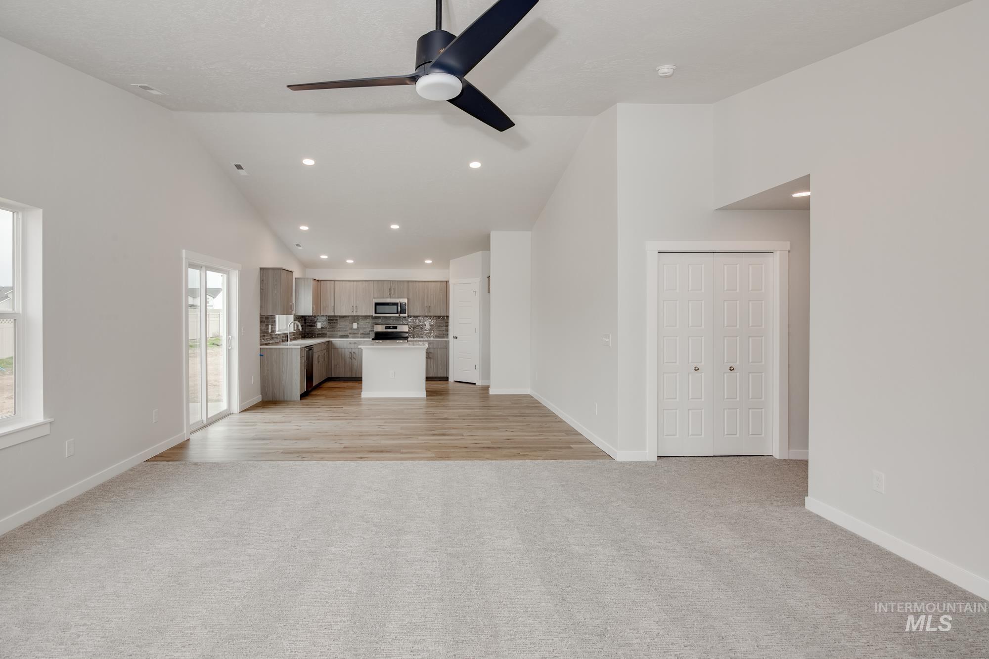 5843 W Mikonos St