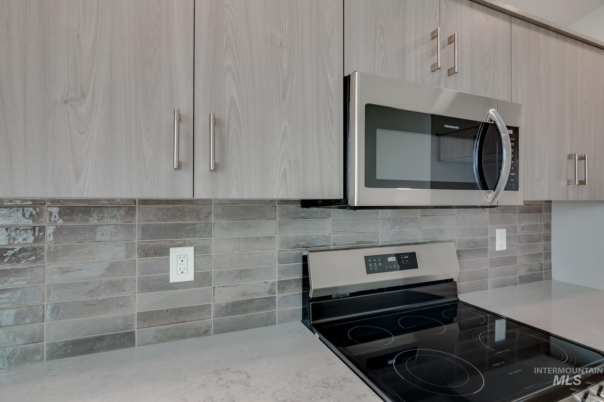 5843 W Mikonos St
