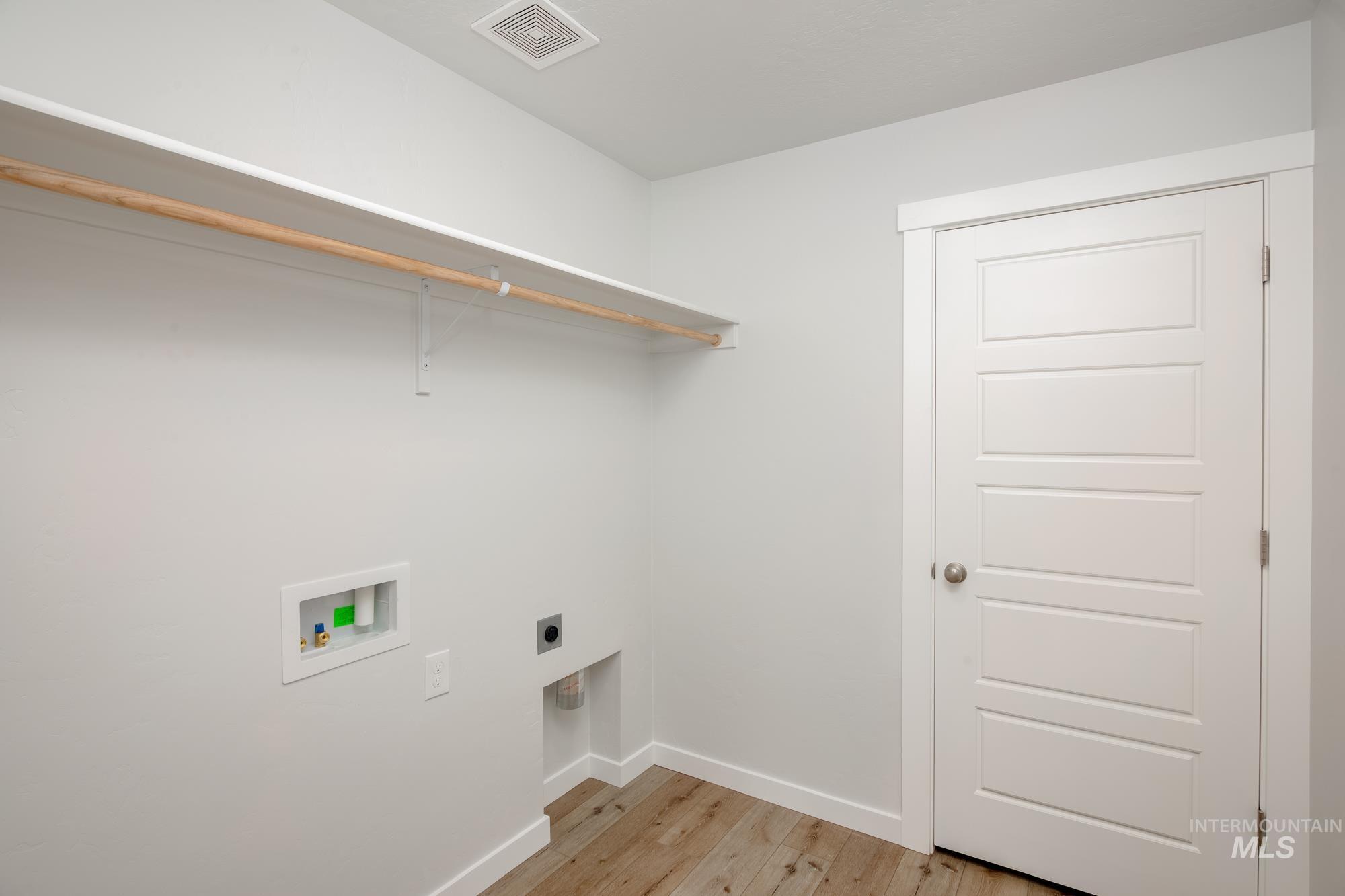 5843 W Mikonos St