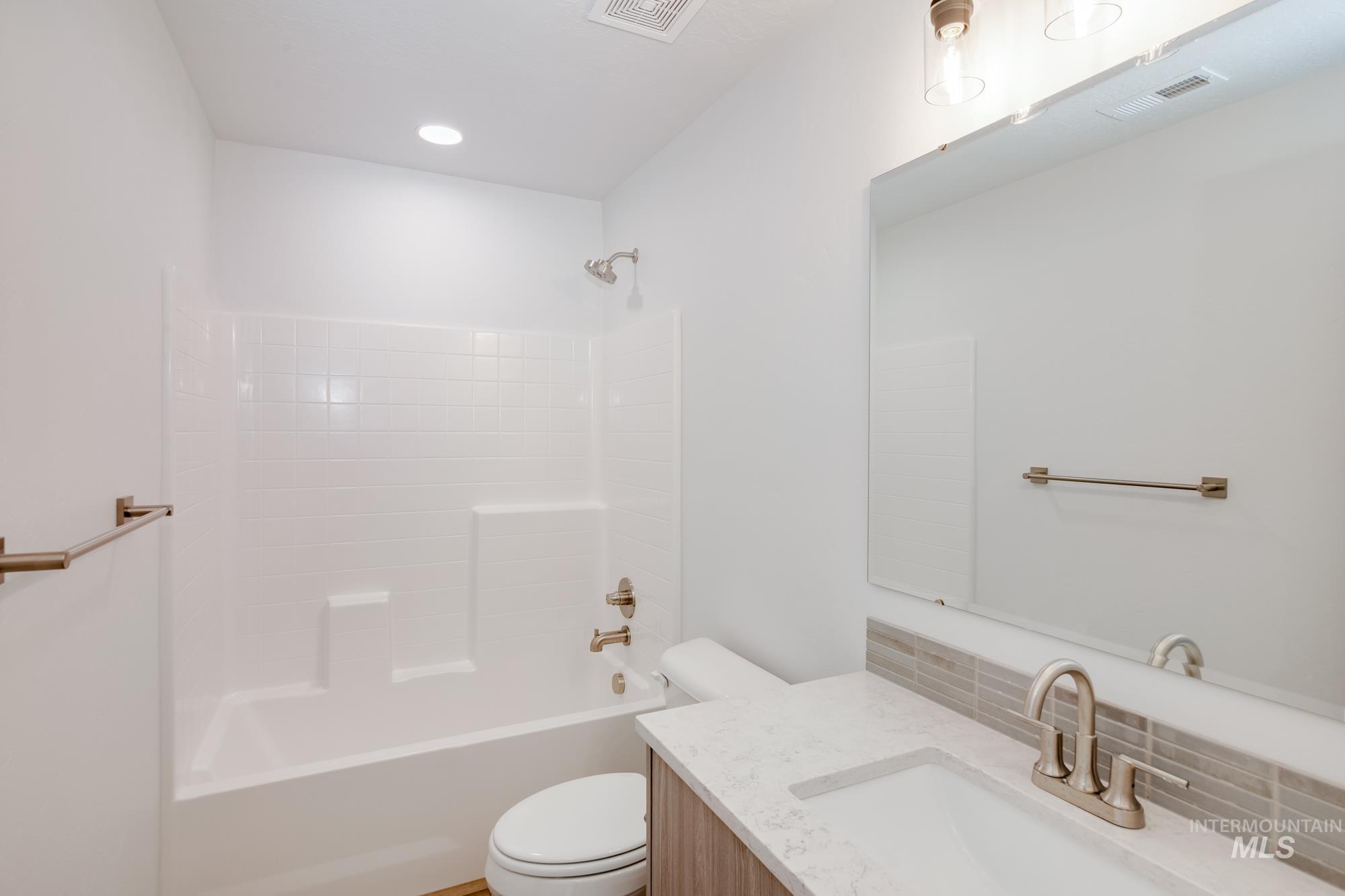 5843 W Mikonos St