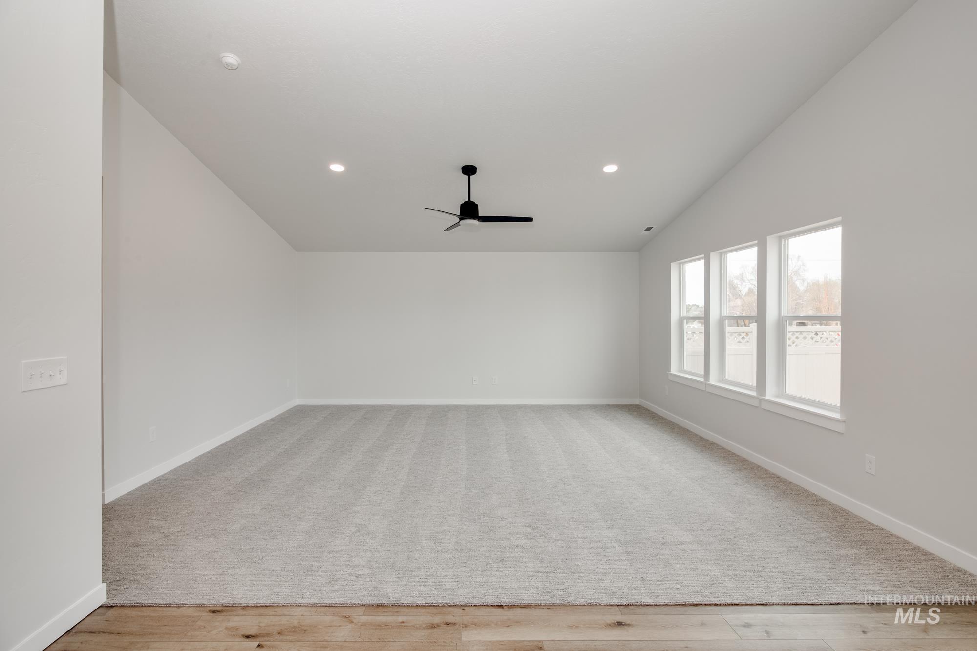 5843 W Mikonos St
