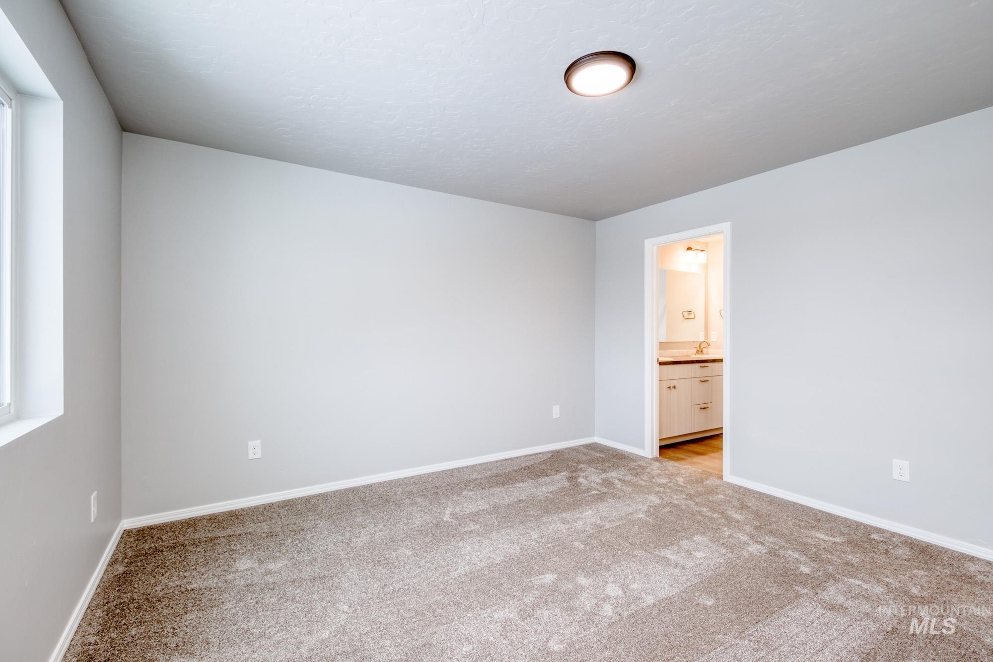 52 S Woodland Grove Way