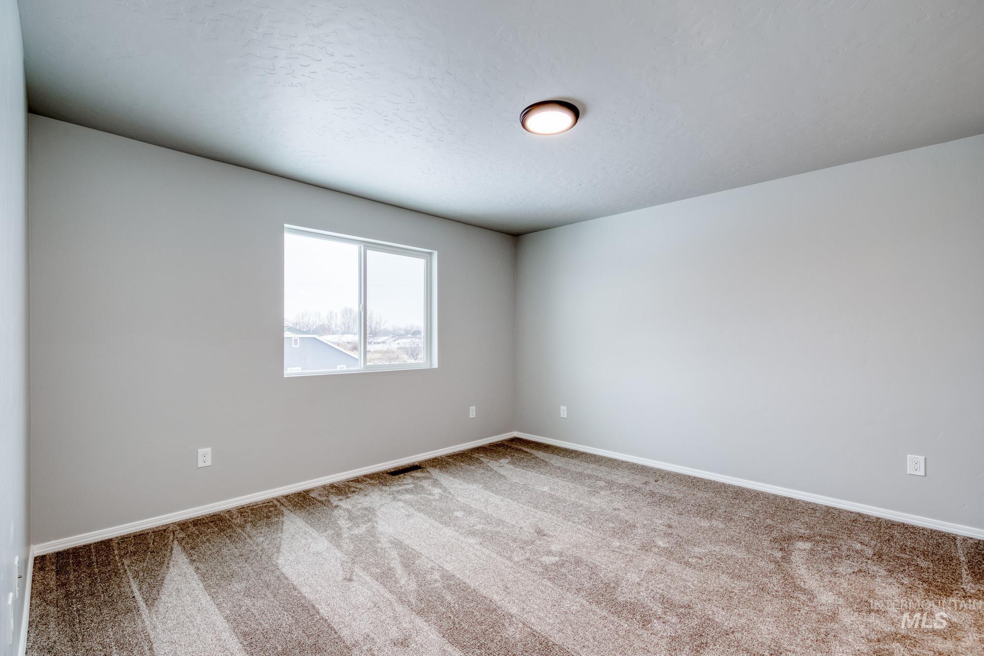 52 S Woodland Grove Way