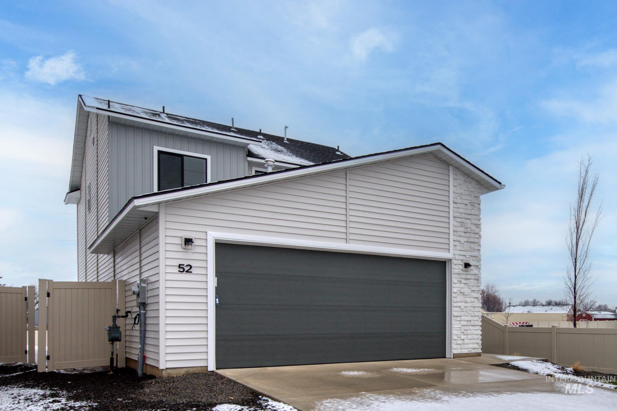 52 S Woodland Grove Way