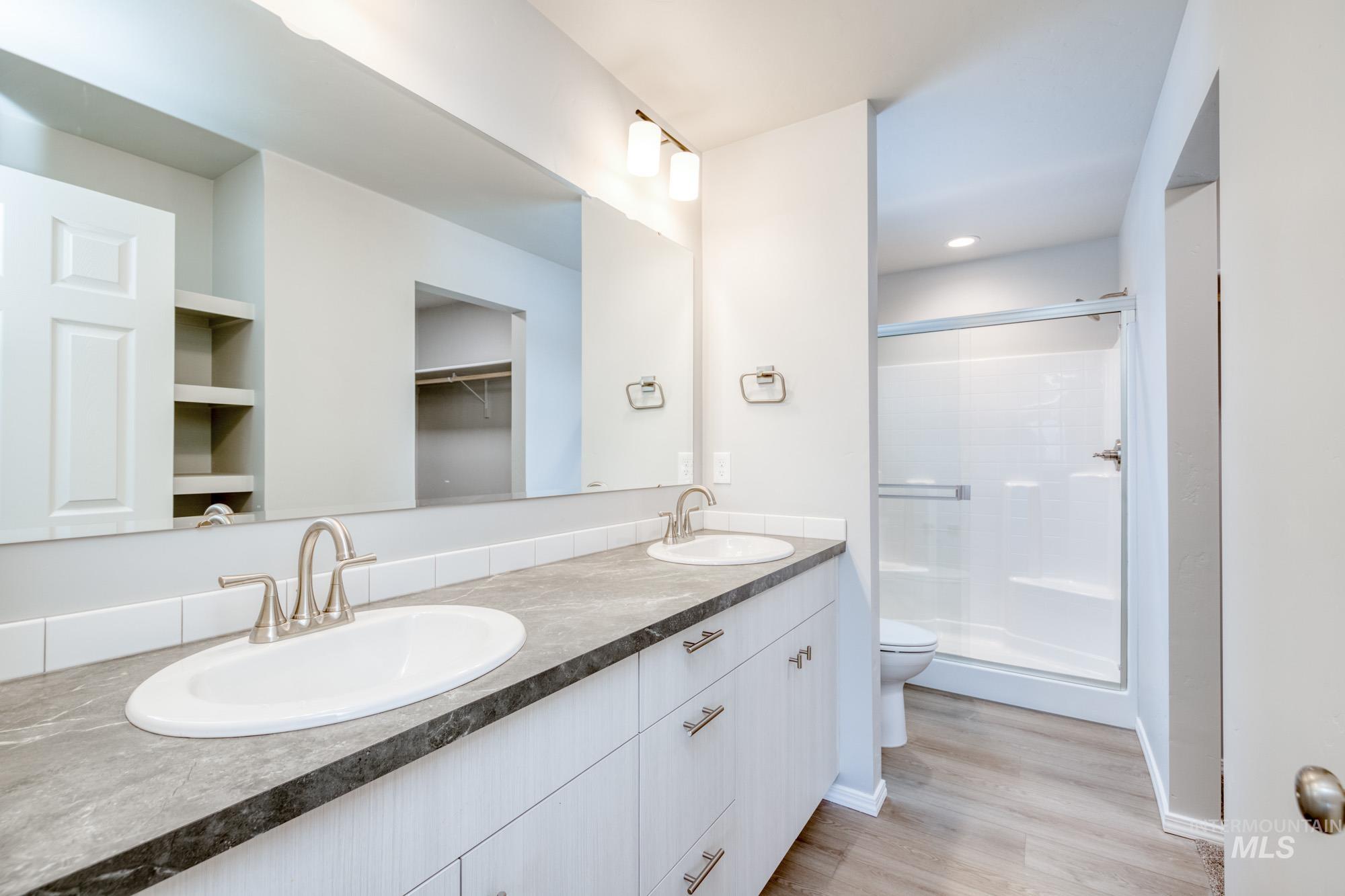 52 S Woodland Grove Way