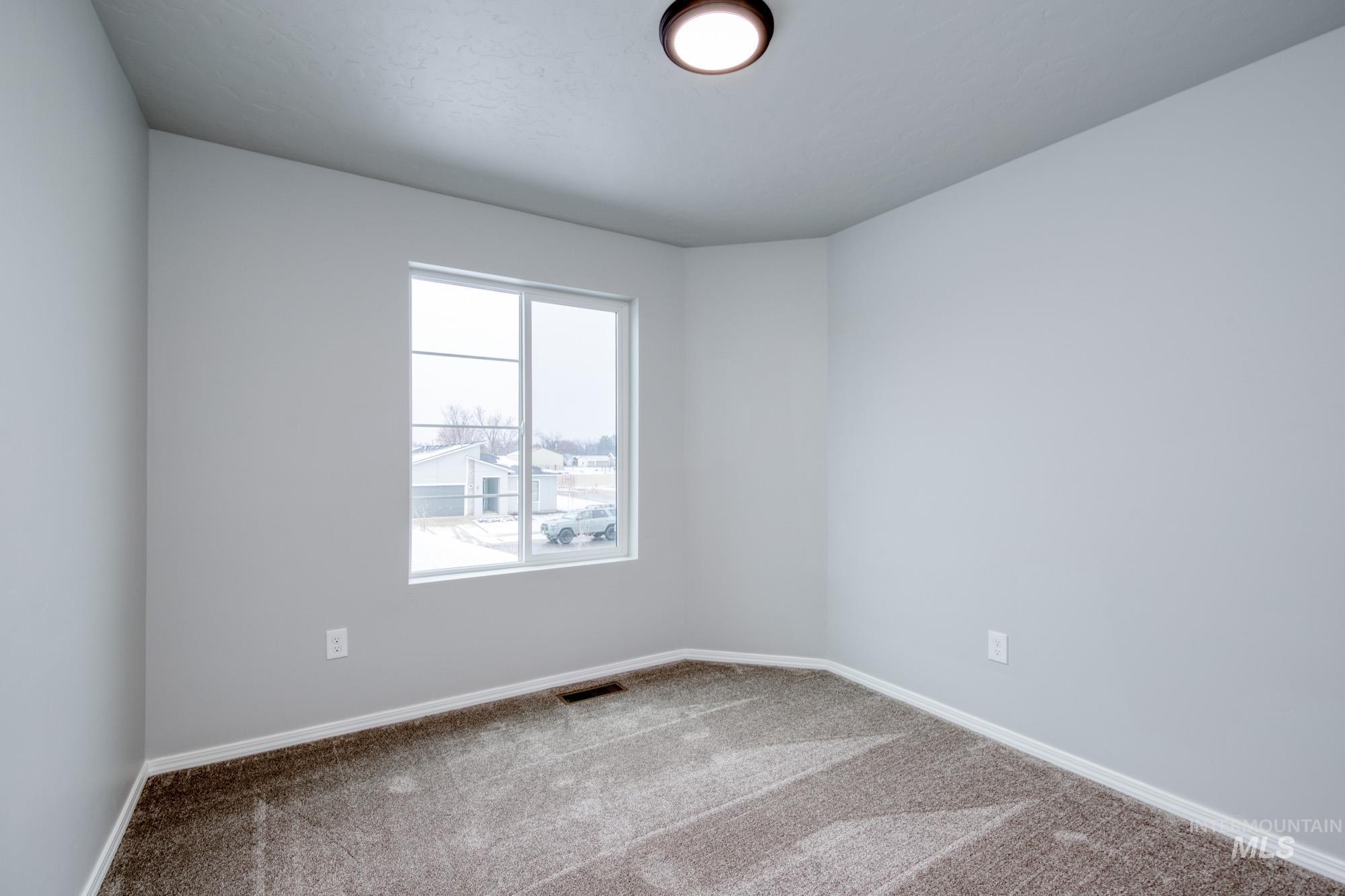 52 S Woodland Grove Way