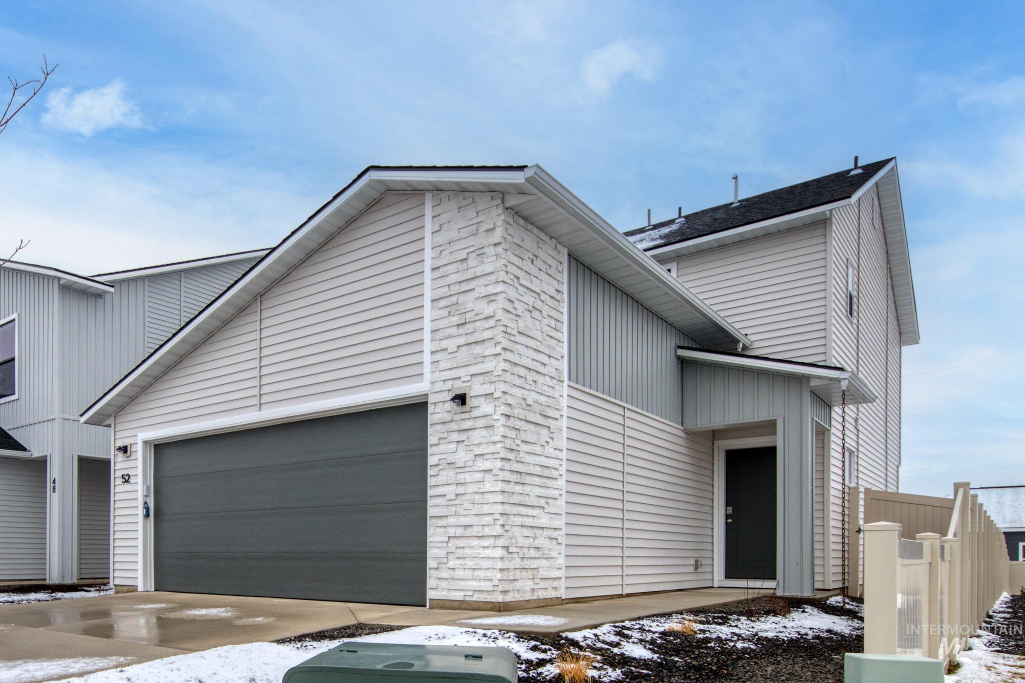 52 S Woodland Grove Way