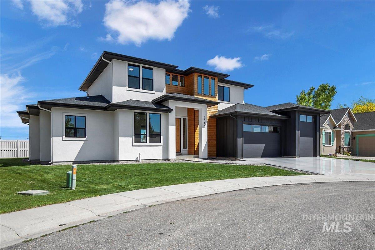 2564 W Lincoln Ave