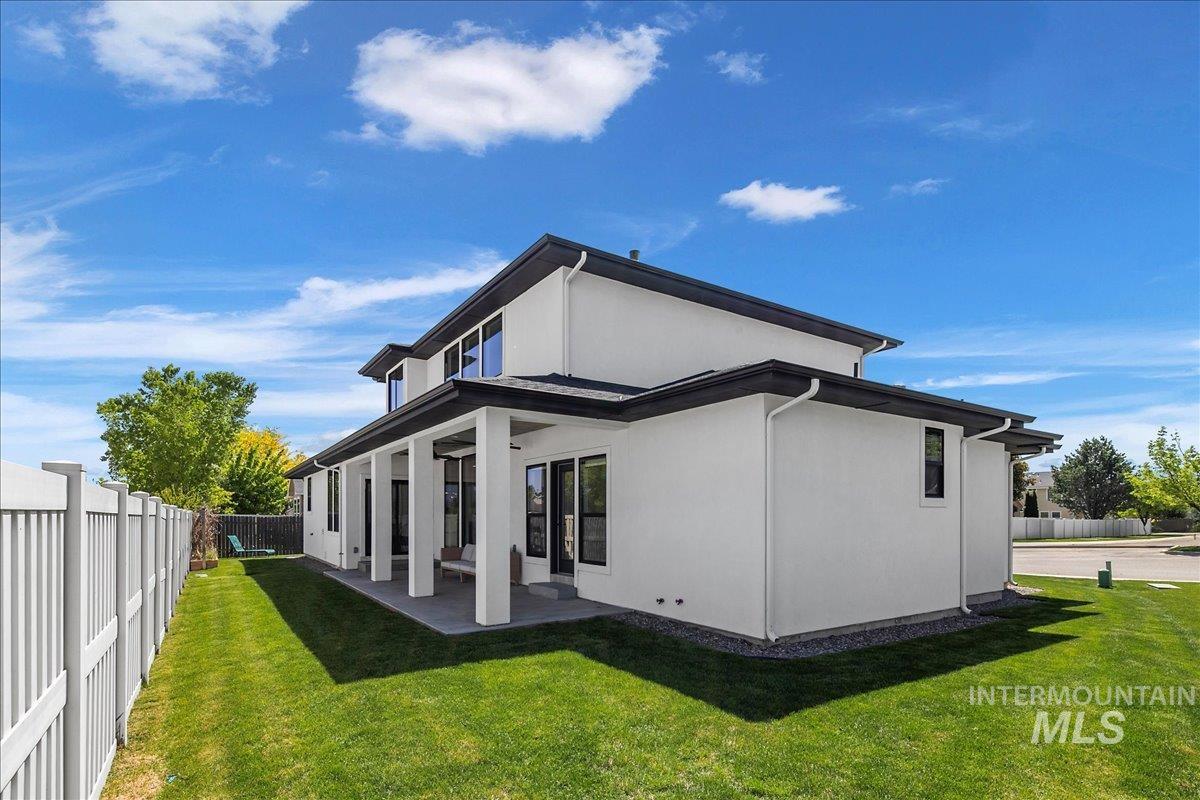 2564 W Lincoln Ave