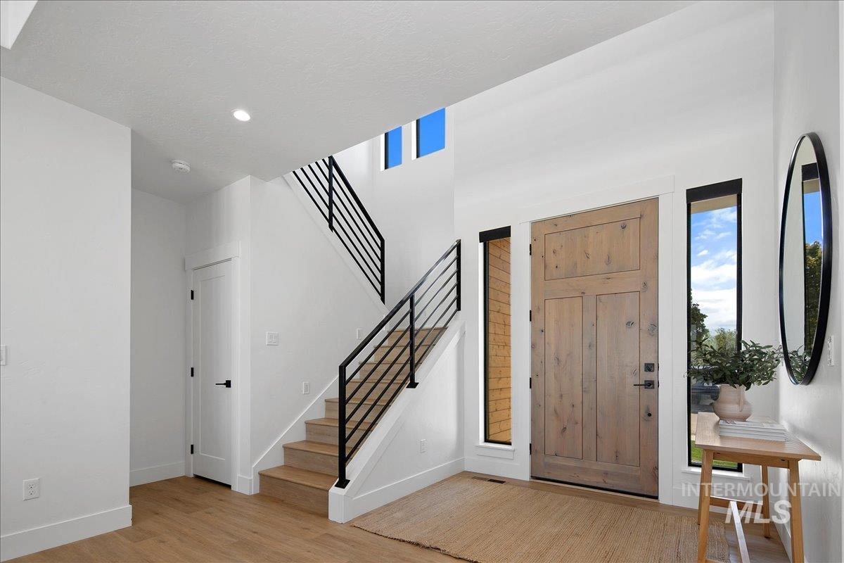 2564 W Lincoln Ave