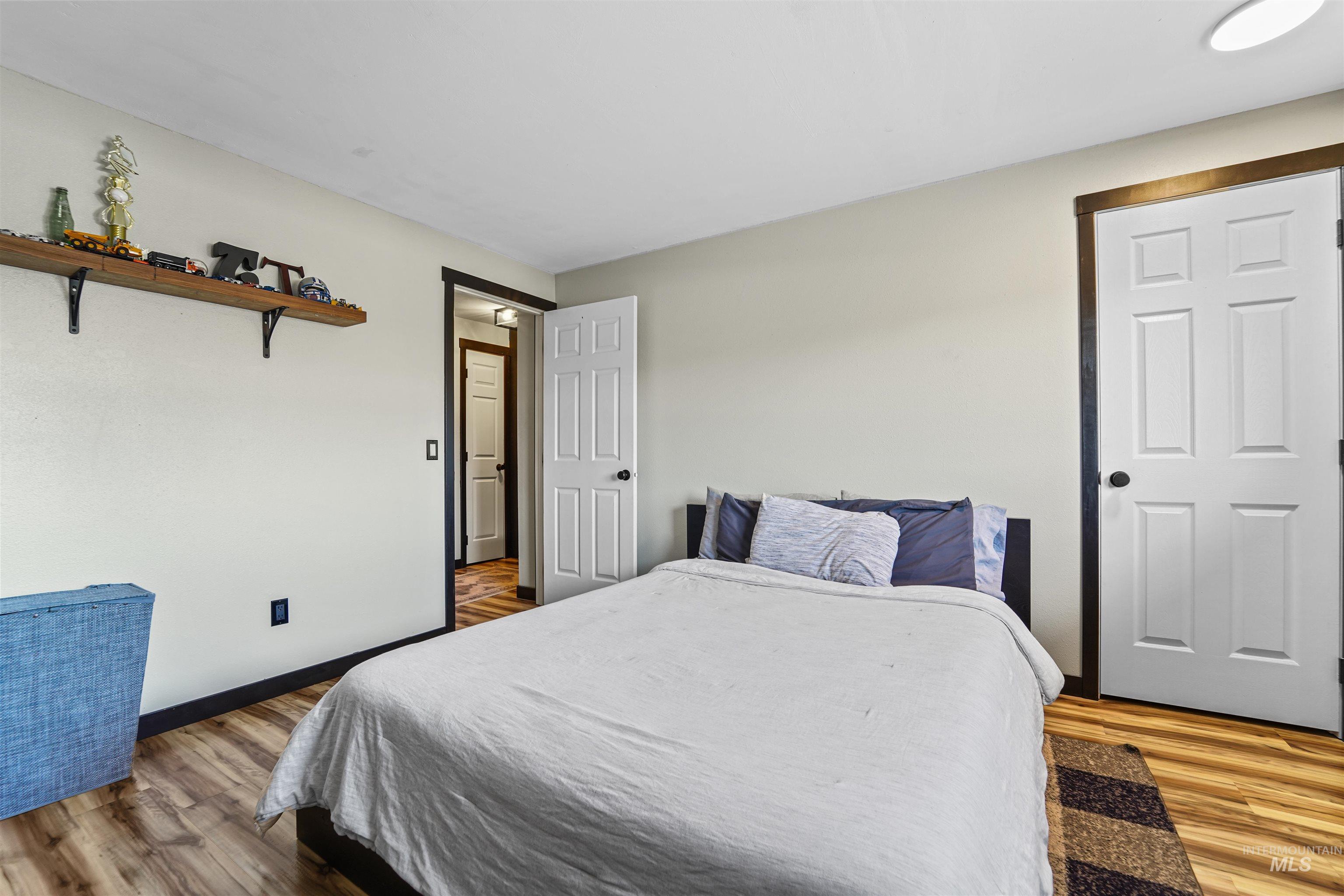 348 N Eagle Glen