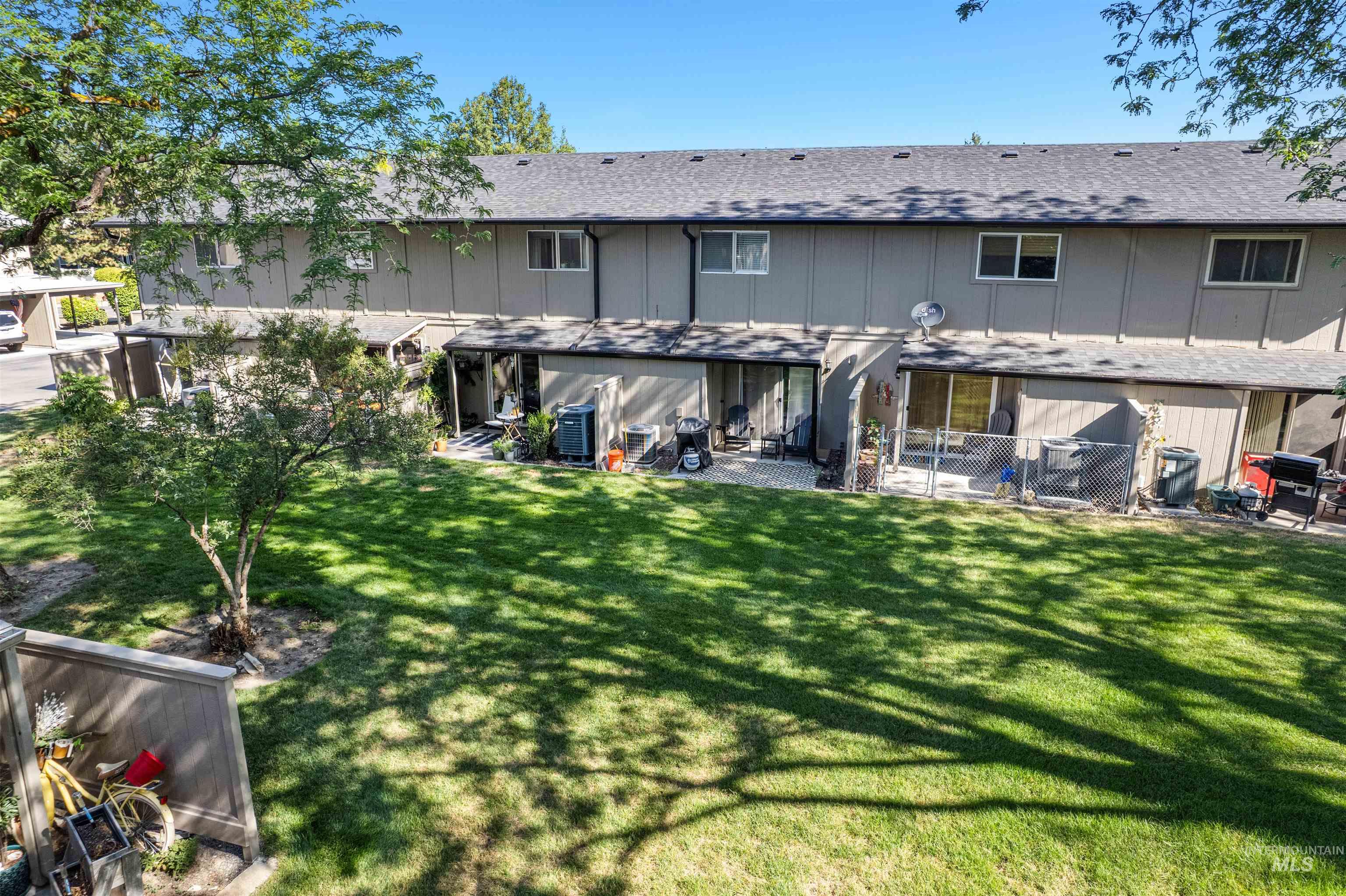348 N Eagle Glen