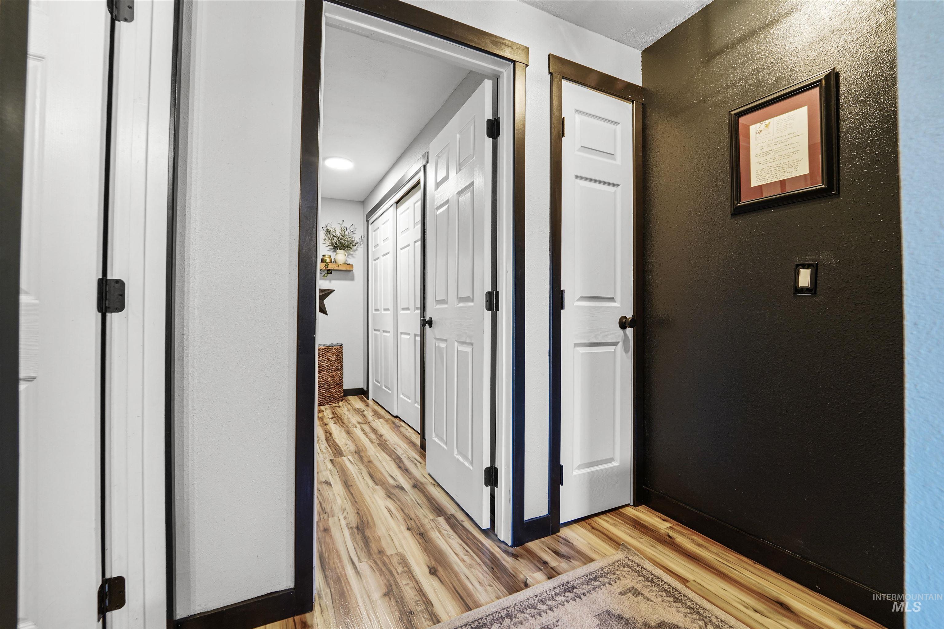 348 N Eagle Glen