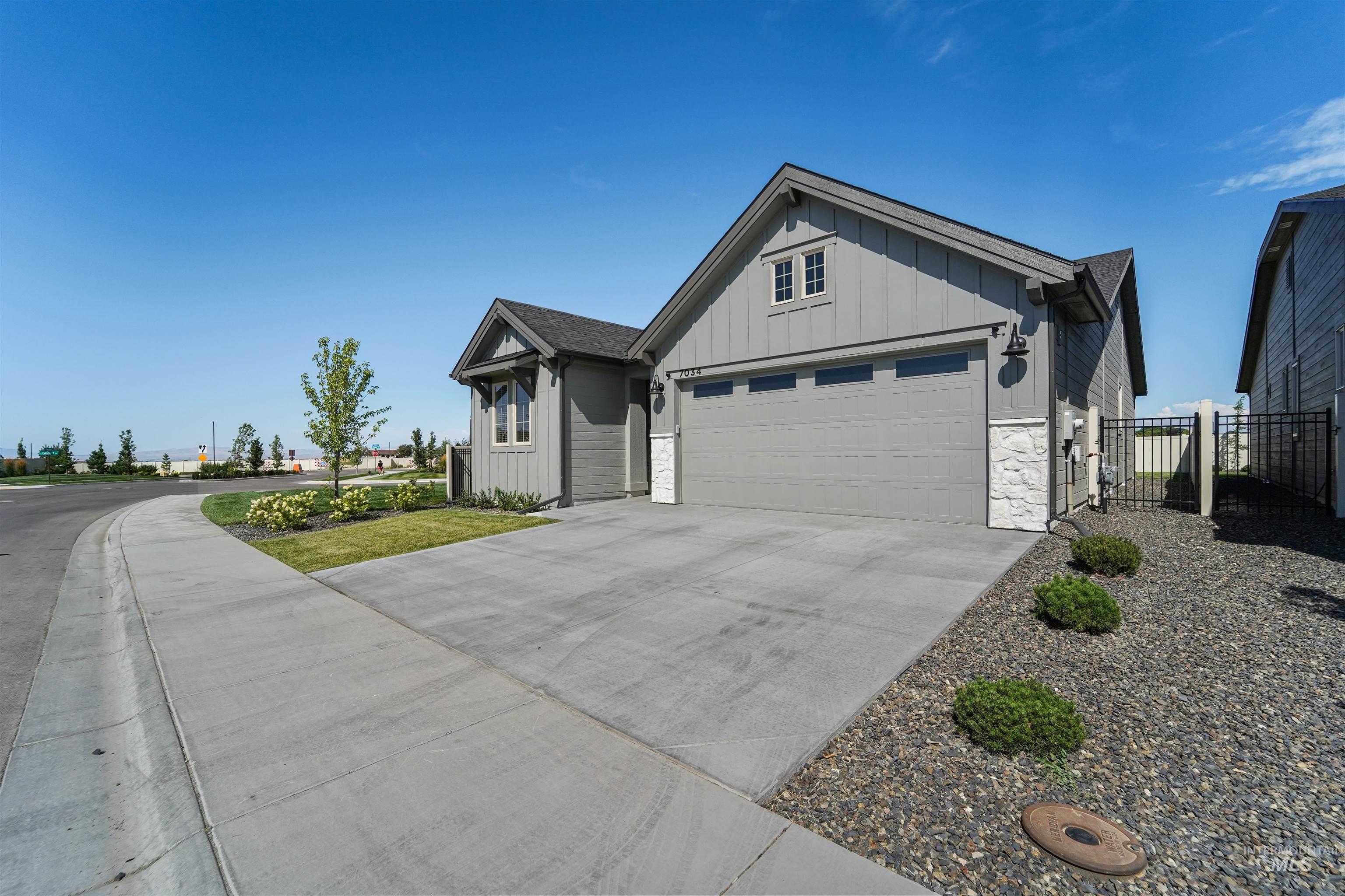 7034 S Ferndale Way