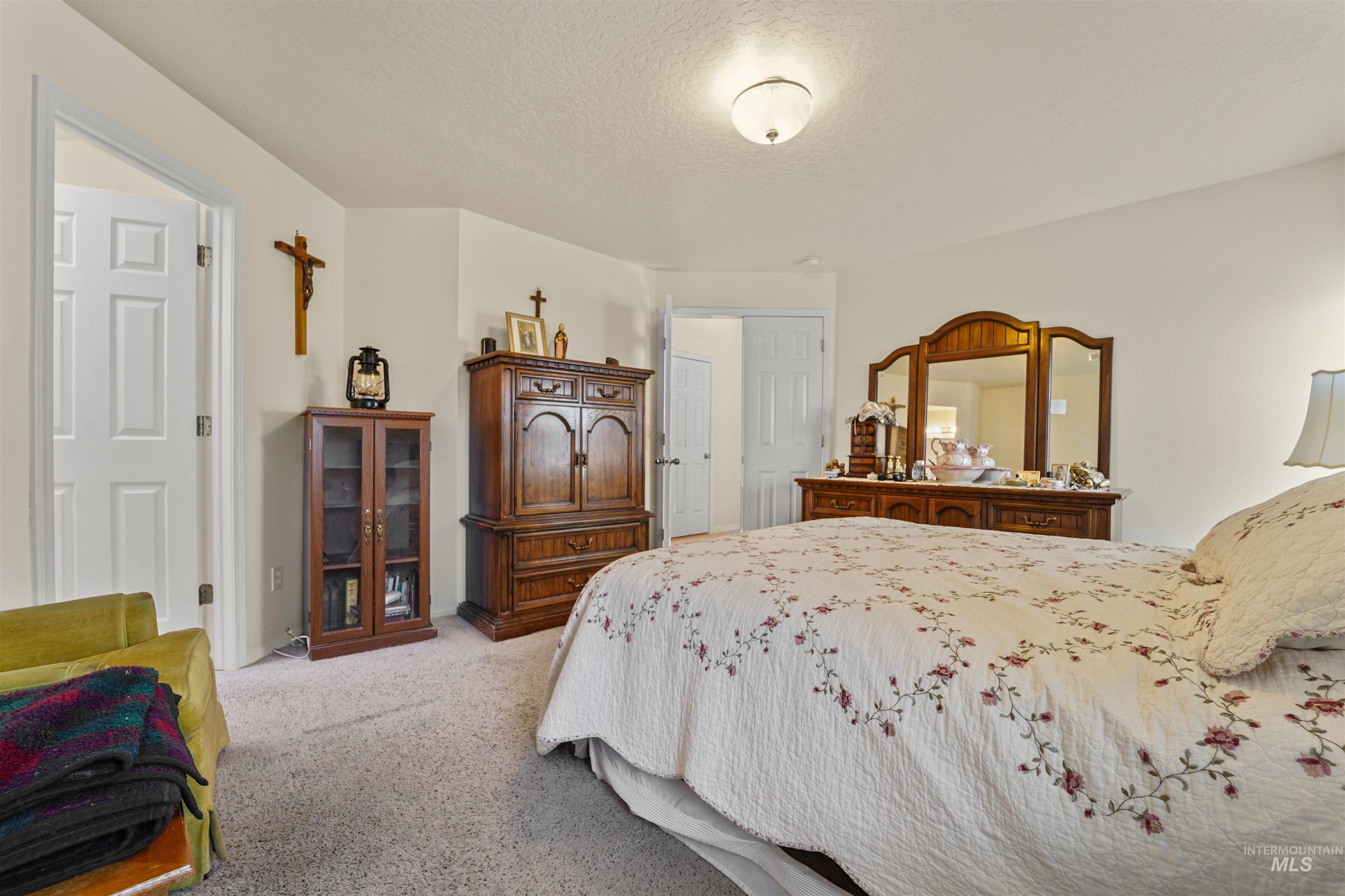 221 Orchard Heights
