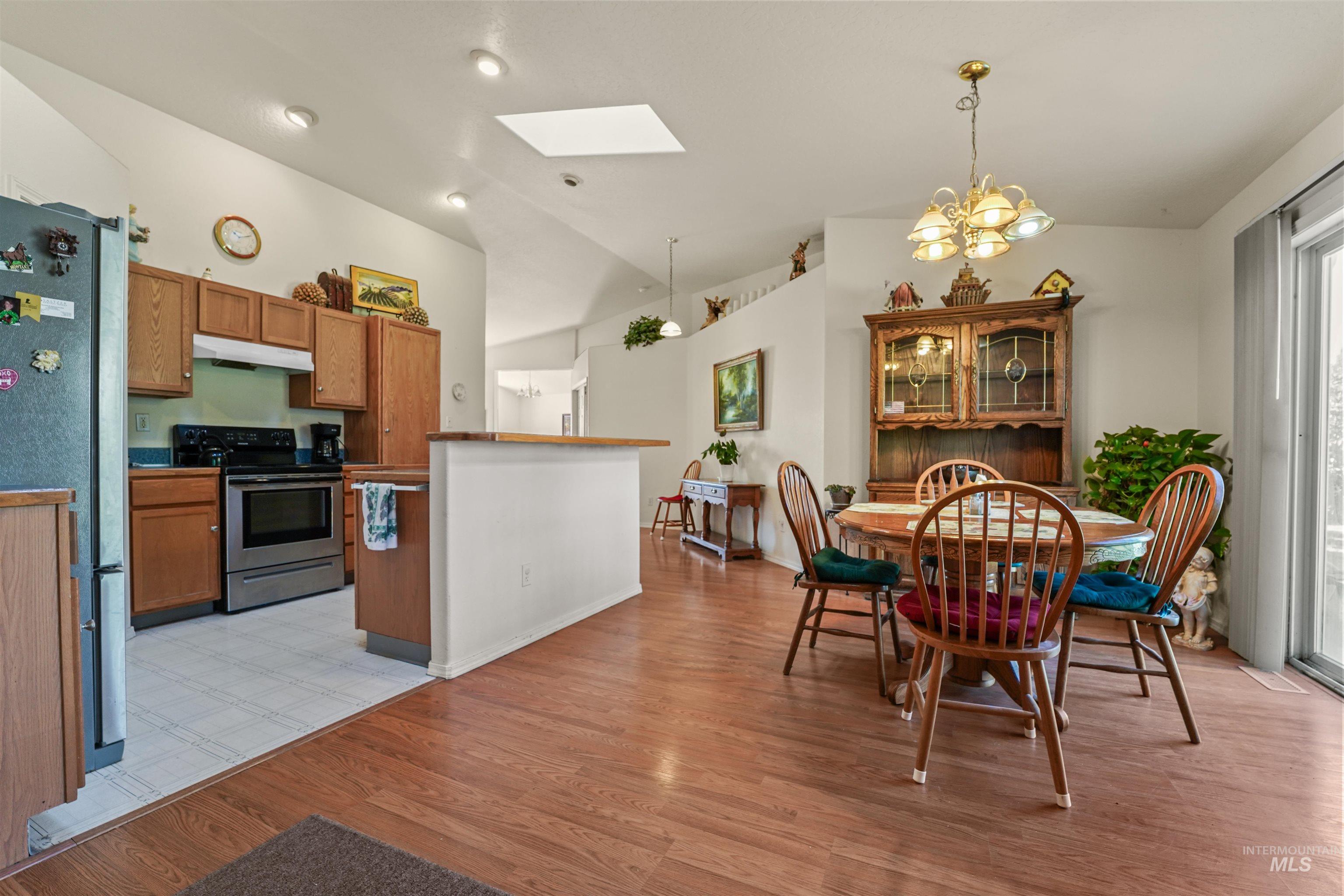 221 Orchard Heights