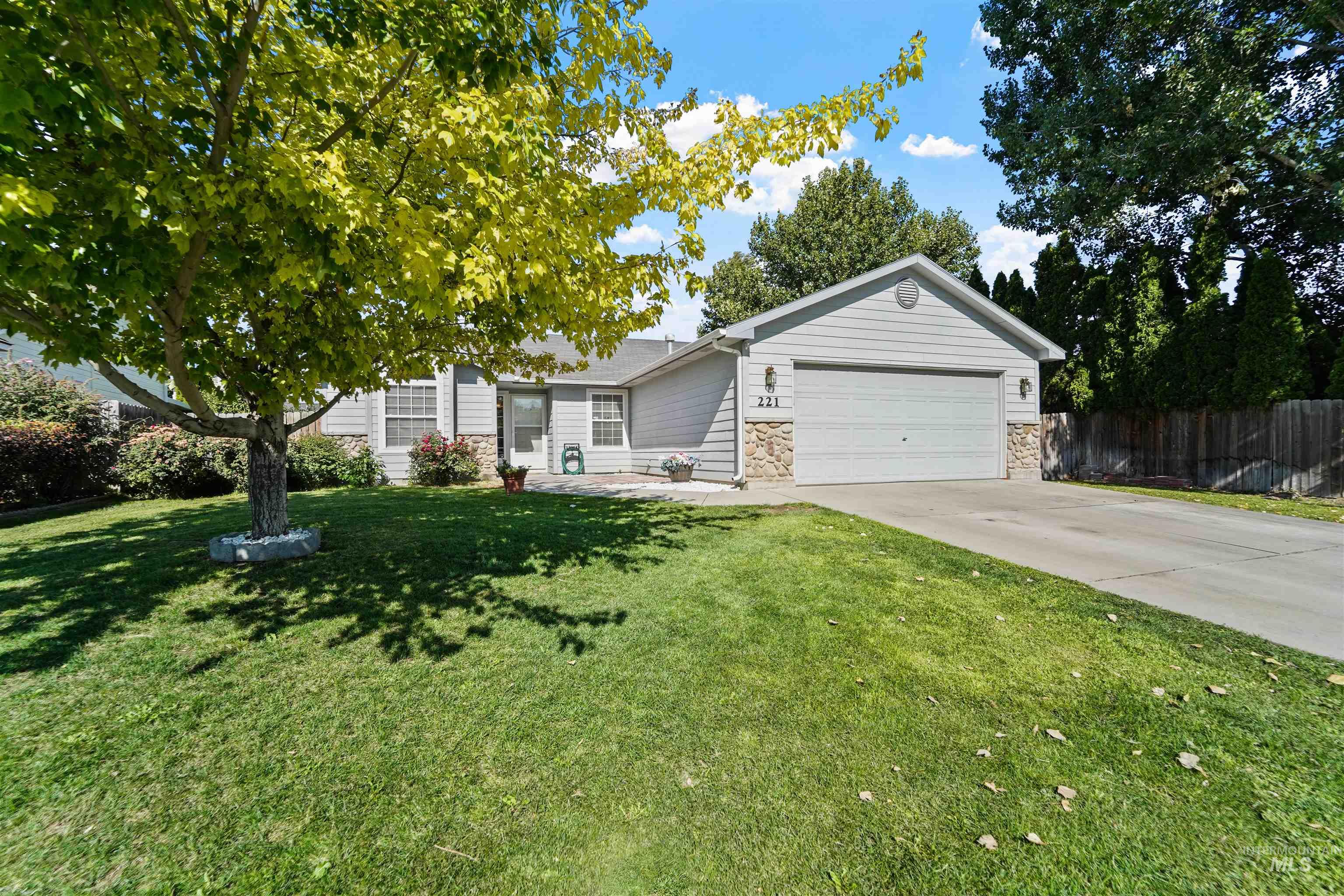 221 Orchard Heights