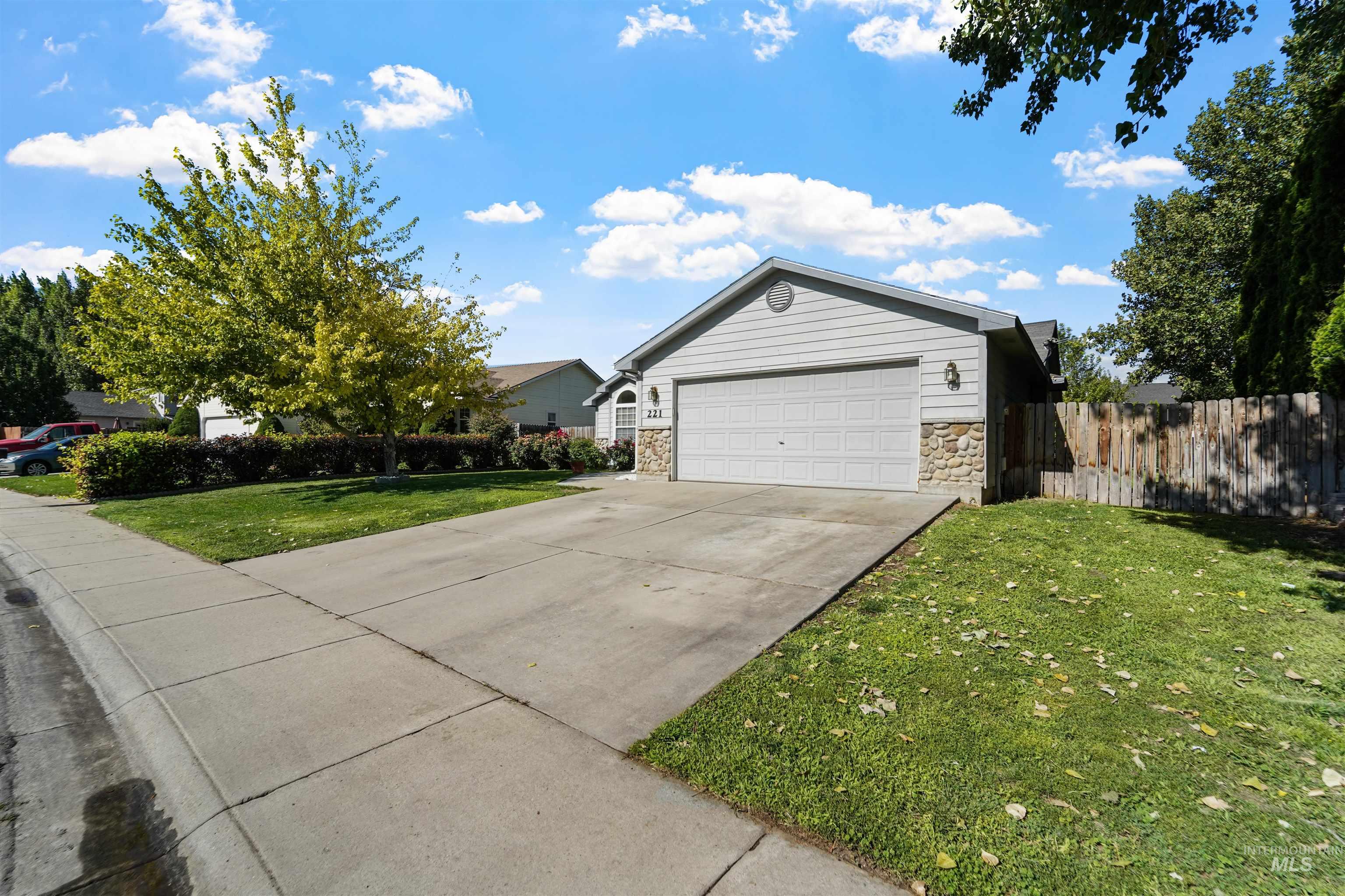221 Orchard Heights