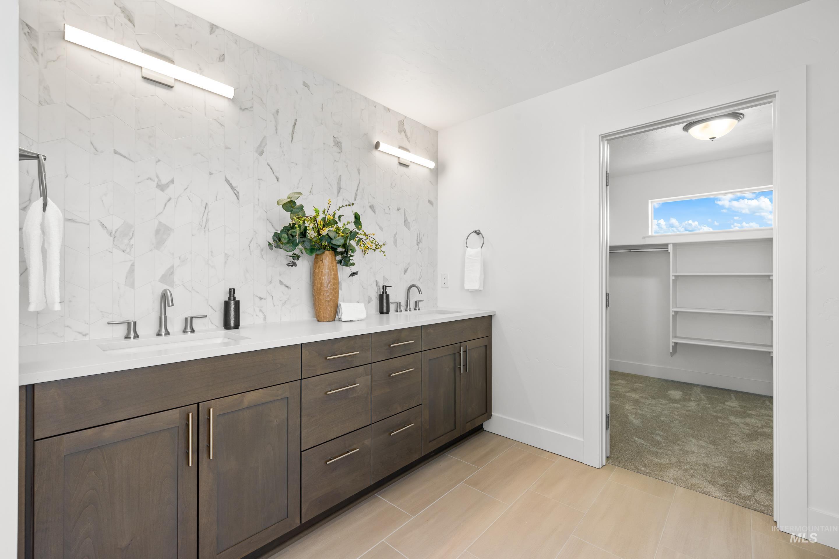 6378 W W Largo Dr Unit: Rogue