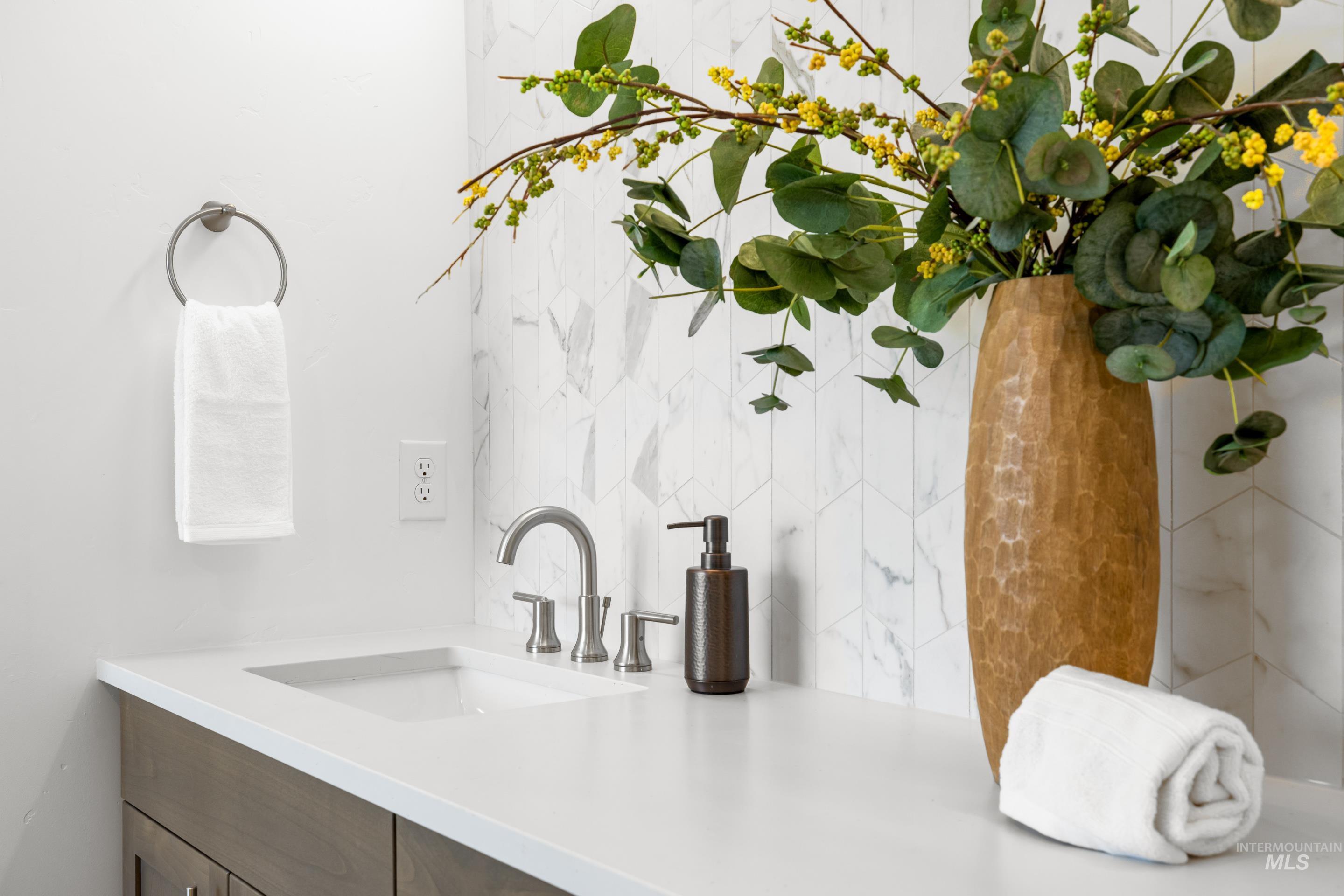 6378 W W Largo Dr Unit: Rogue