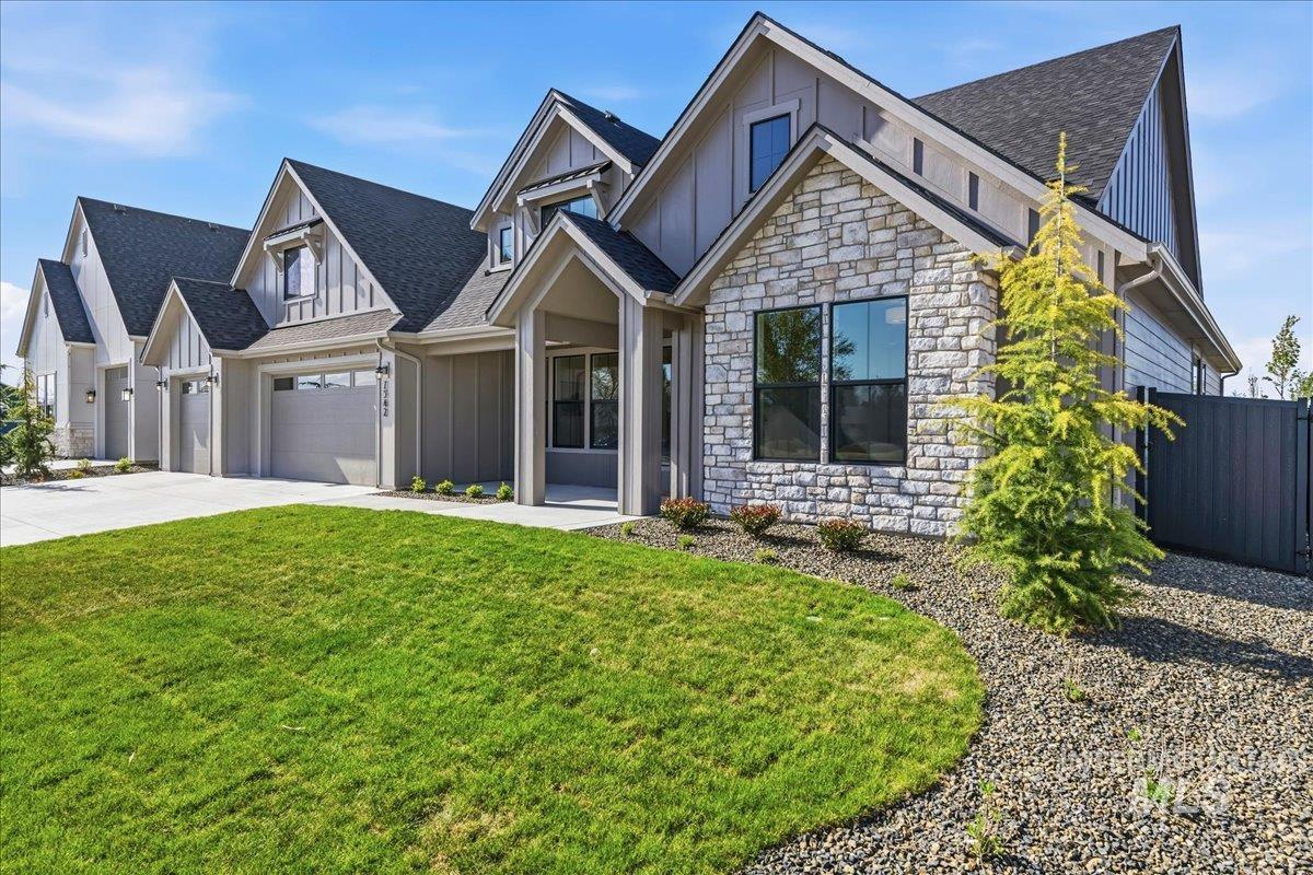 7542 W Flathead Lake St Unit: Shasta XXL D - QMI