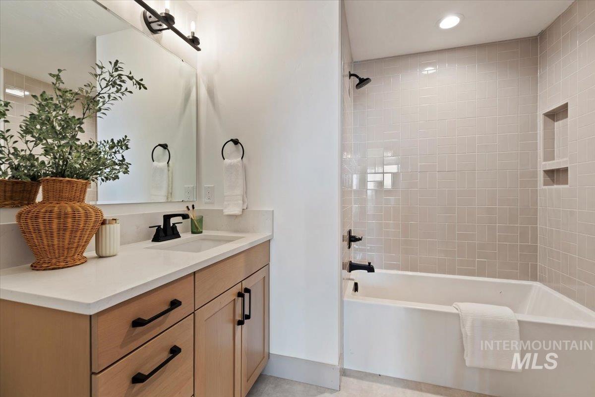6426 W Danes Dr. Unit: Shasta XXL - TBB