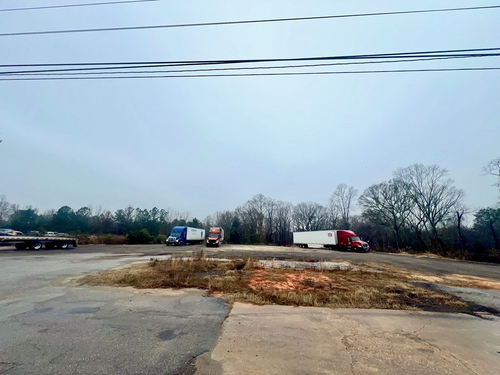 192,198 Hwy 231