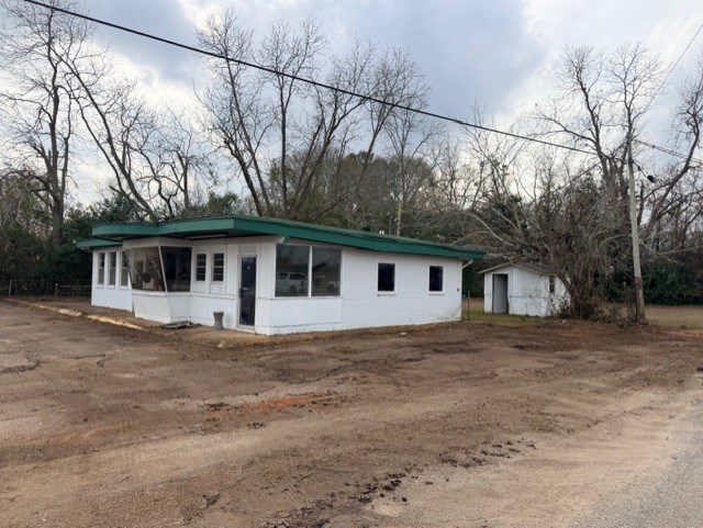 606 Main Street