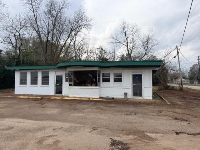 606 Main Street
